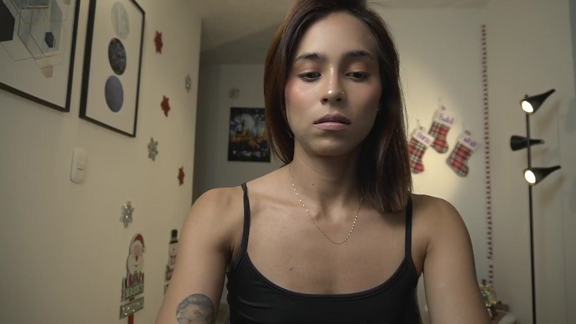 Gallery image thumbnail from Xialing's myfreecams stream on, 12/25/2024, 22:24 image 3 of 20