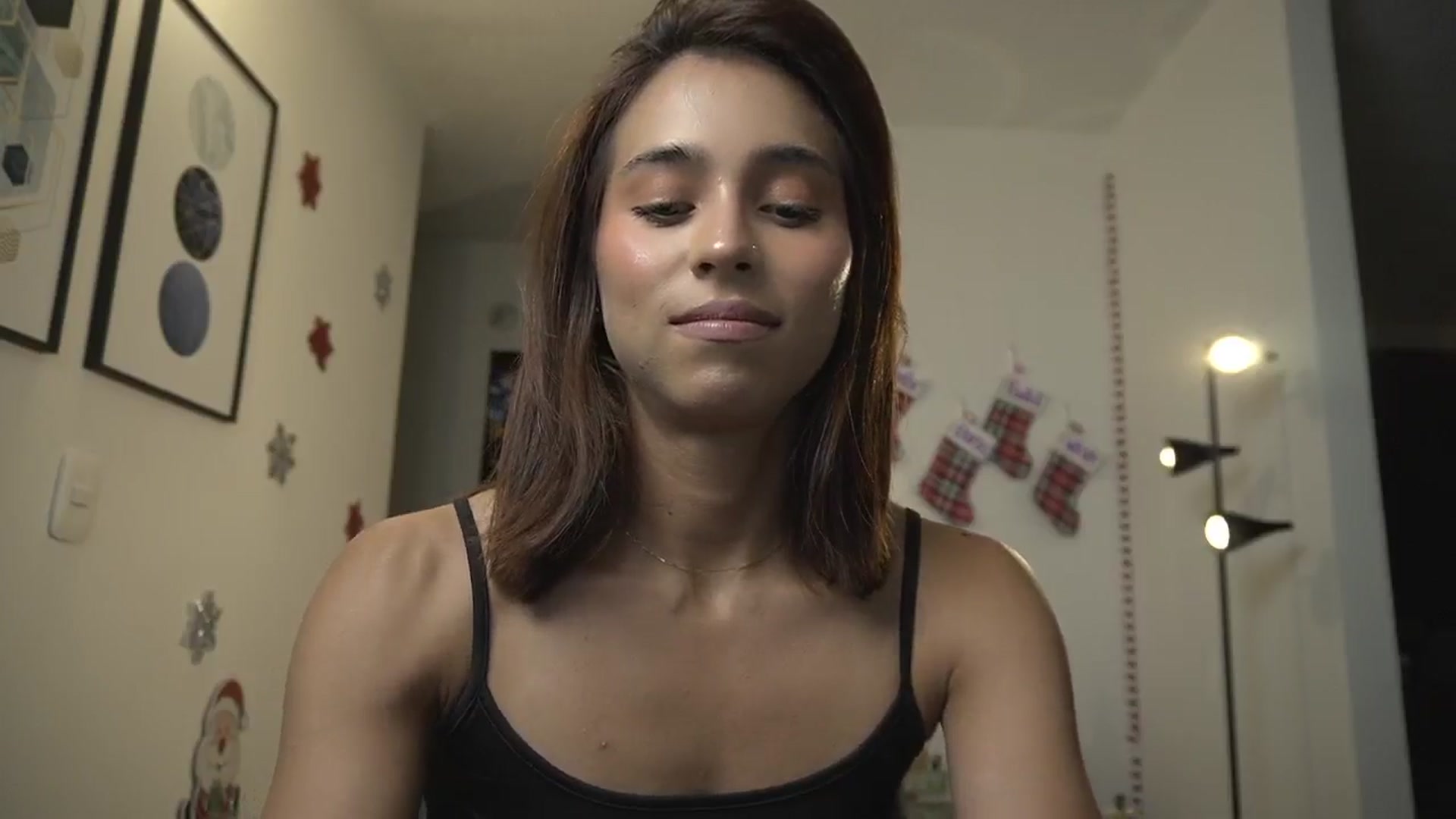 Gallery image thumbnail from Xialing's myfreecams stream on, 12/25/2024, 23:40 image 5 of 20
