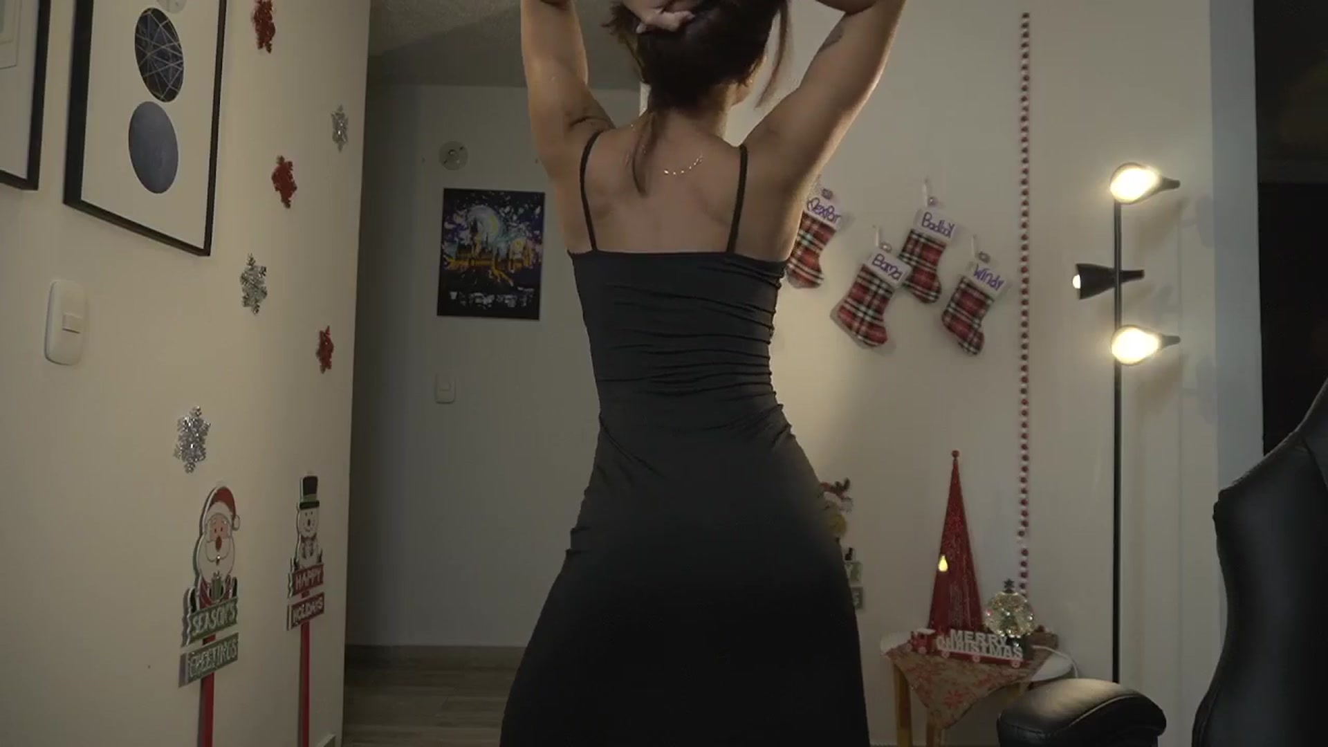 Gallery image thumbnail from Xialing's myfreecams stream on, 12/25/2024, 23:40 image 11 of 20