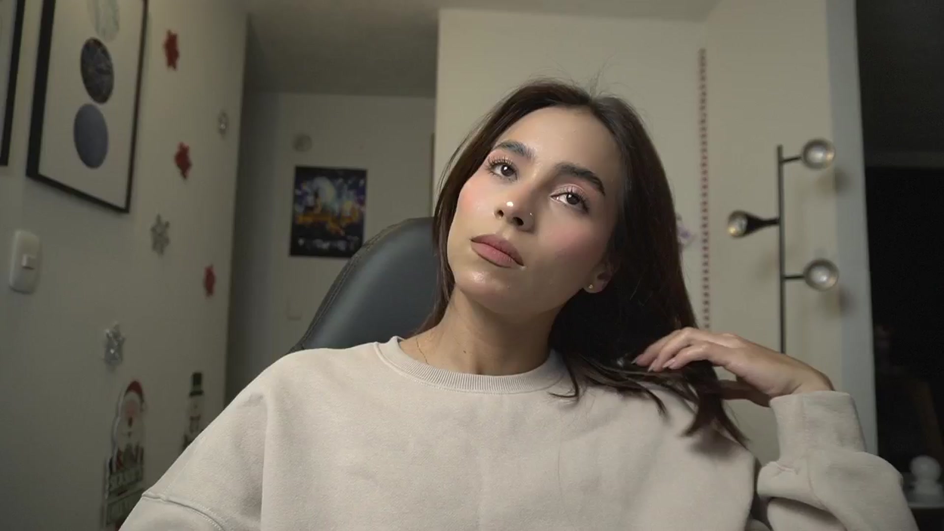 Gallery image thumbnail from Xialing's myfreecams stream on, 12/27/2024, 22:36 image 10 of 20
