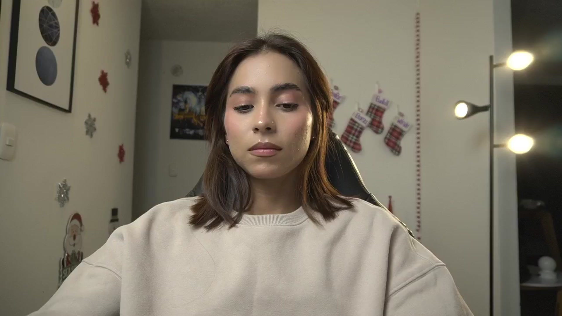 Gallery image thumbnail from Xialing's myfreecams stream on, 12/28/2024, 24:23 image 14 of 20