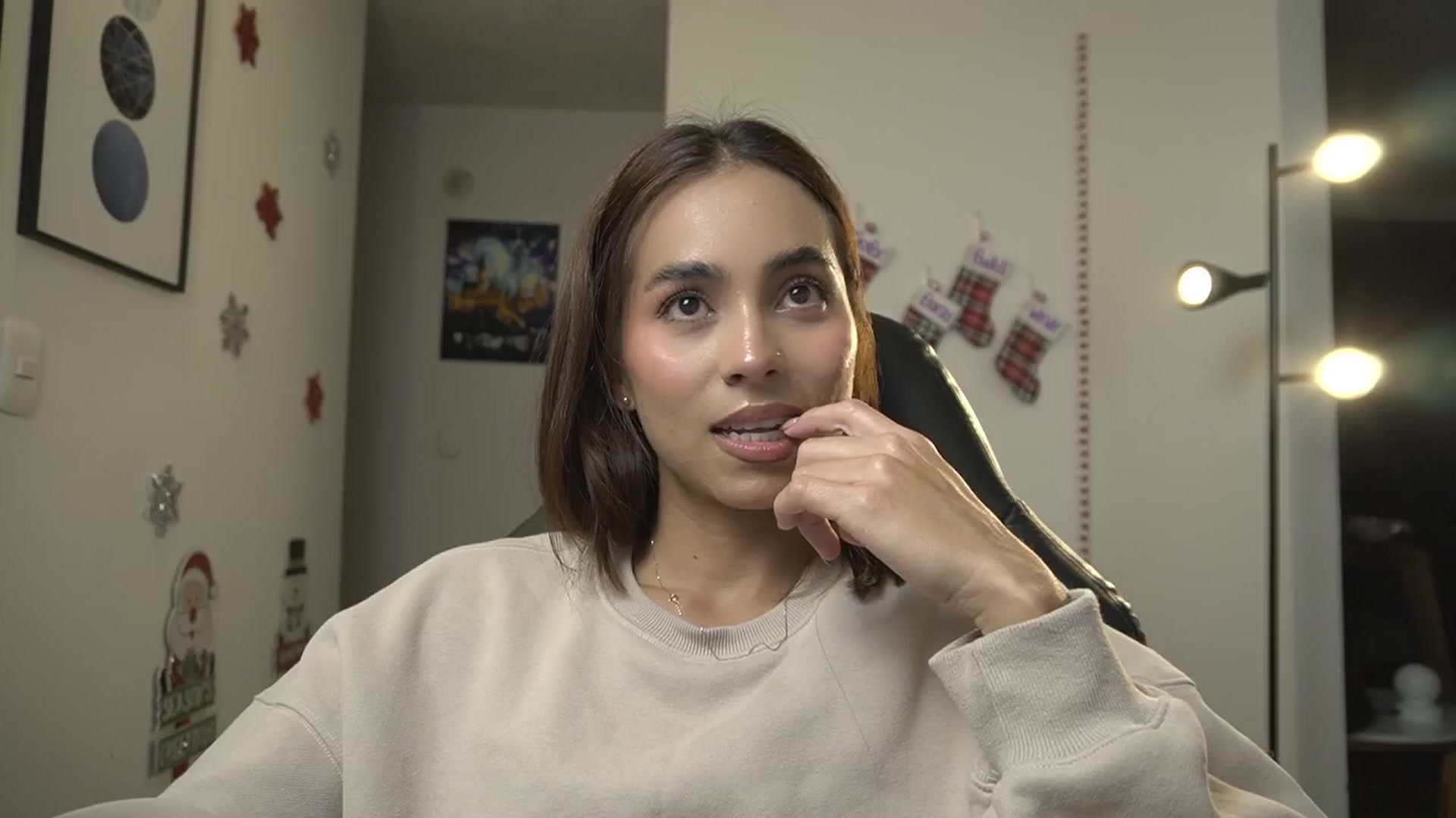 Gallery image thumbnail from Xialing's myfreecams stream on, 12/28/2024, 24:23 image 18 of 20