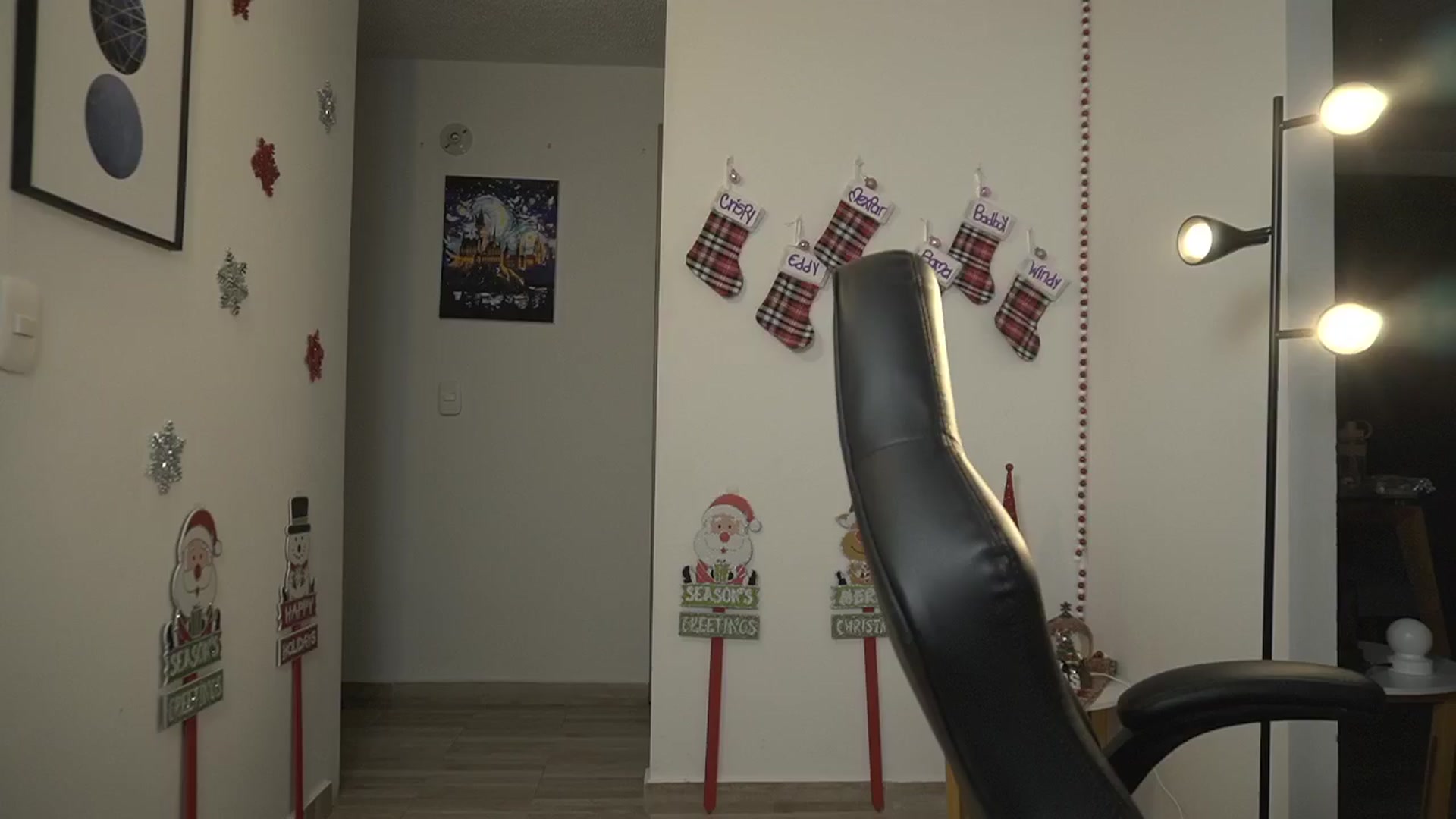 Gallery image thumbnail from Xialing's myfreecams stream on, 12/28/2024, 24:23 image 11 of 20