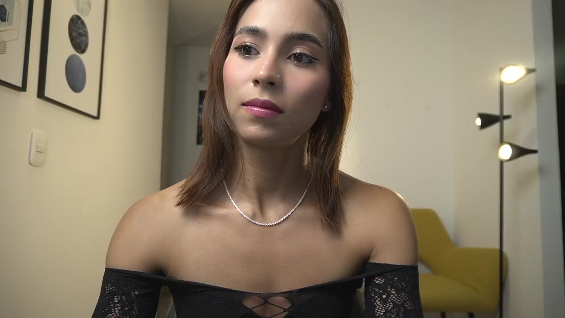 Gallery image thumbnail from Xialing's myfreecams stream on, 01/22/2025, 24:12 image 16 of 20