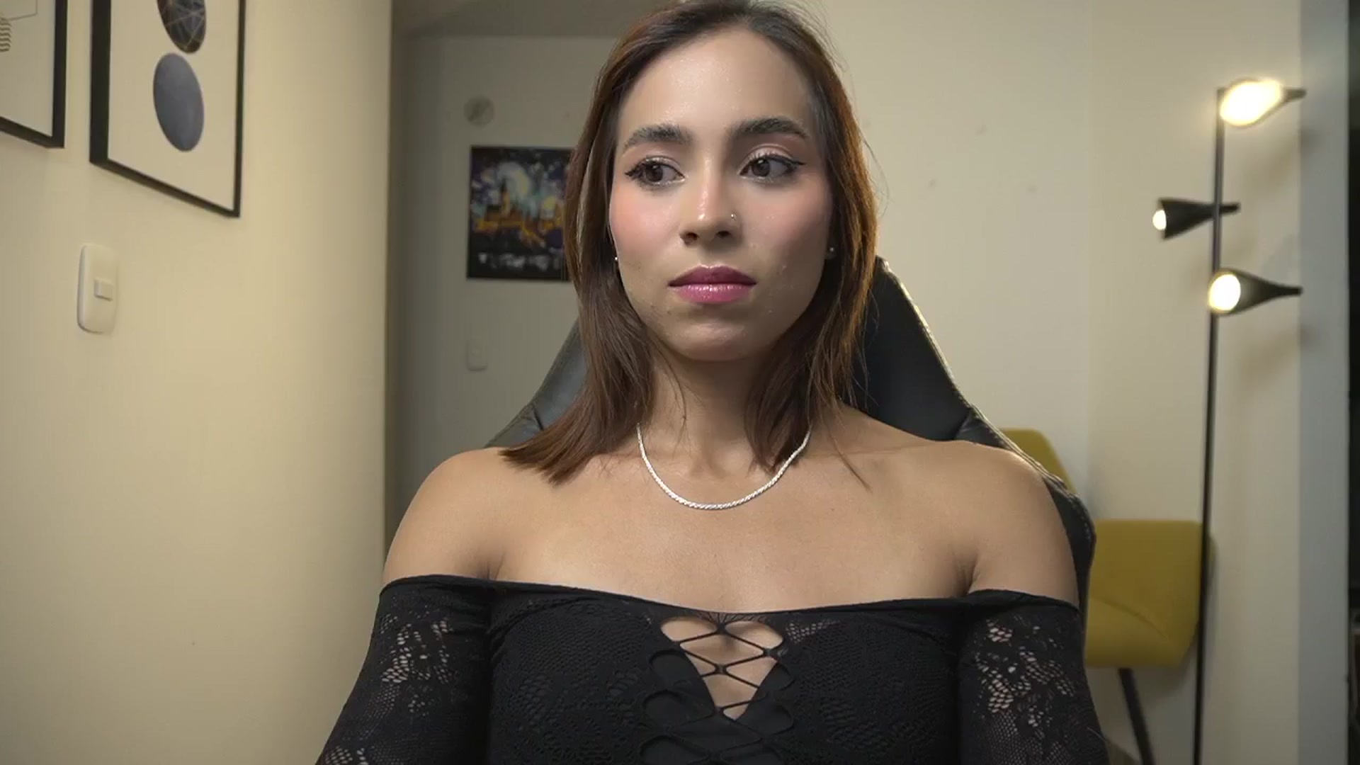 Gallery image thumbnail from Xialing's myfreecams stream on, 01/22/2025, 24:12 image 19 of 20