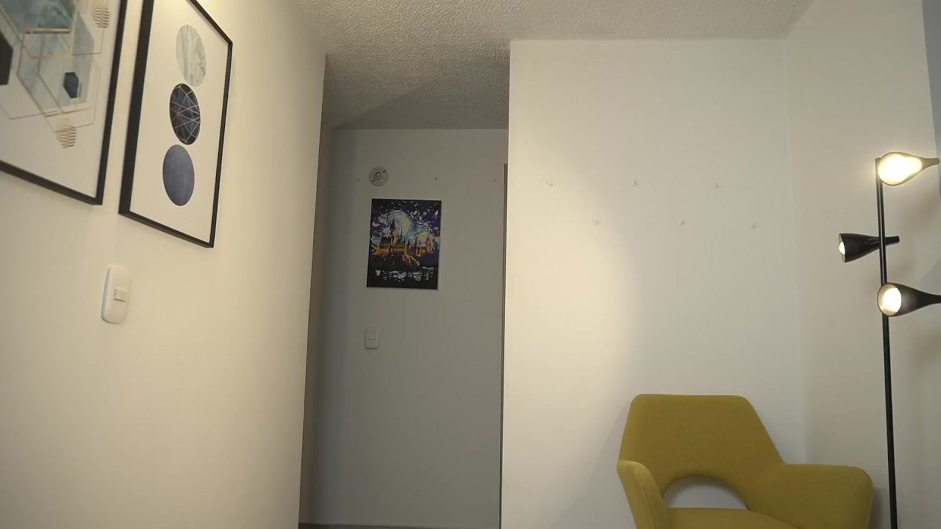 Gallery image thumbnail from Xialing's myfreecams stream on, 01/22/2025, 24:12 image 7 of 20