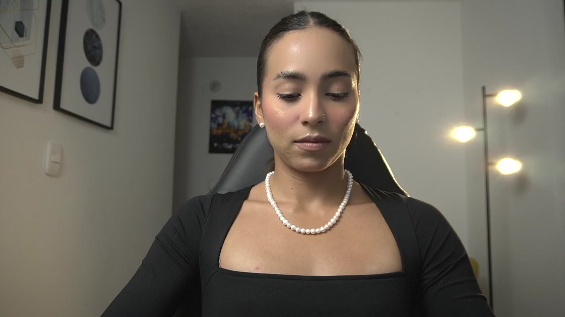 Gallery image thumbnail from Xialing's myfreecams stream on, 02/10/2025, 22:59 image 4 of 20
