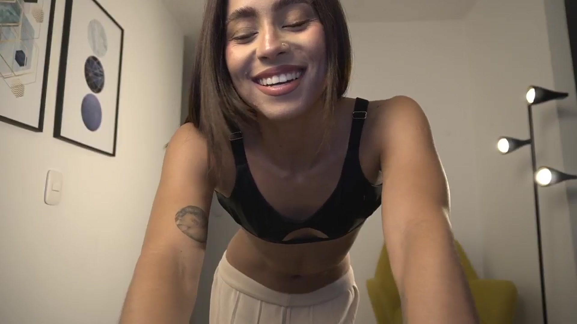 Gallery image thumbnail from Xialing's myfreecams stream on, 02/16/2025, 23:30 image 7 of 20