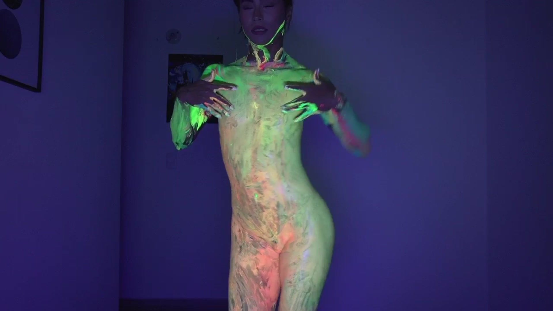 Gallery image thumbnail from Xialing's myfreecams stream on, 02/17/2025, 24:36 image 16 of 20