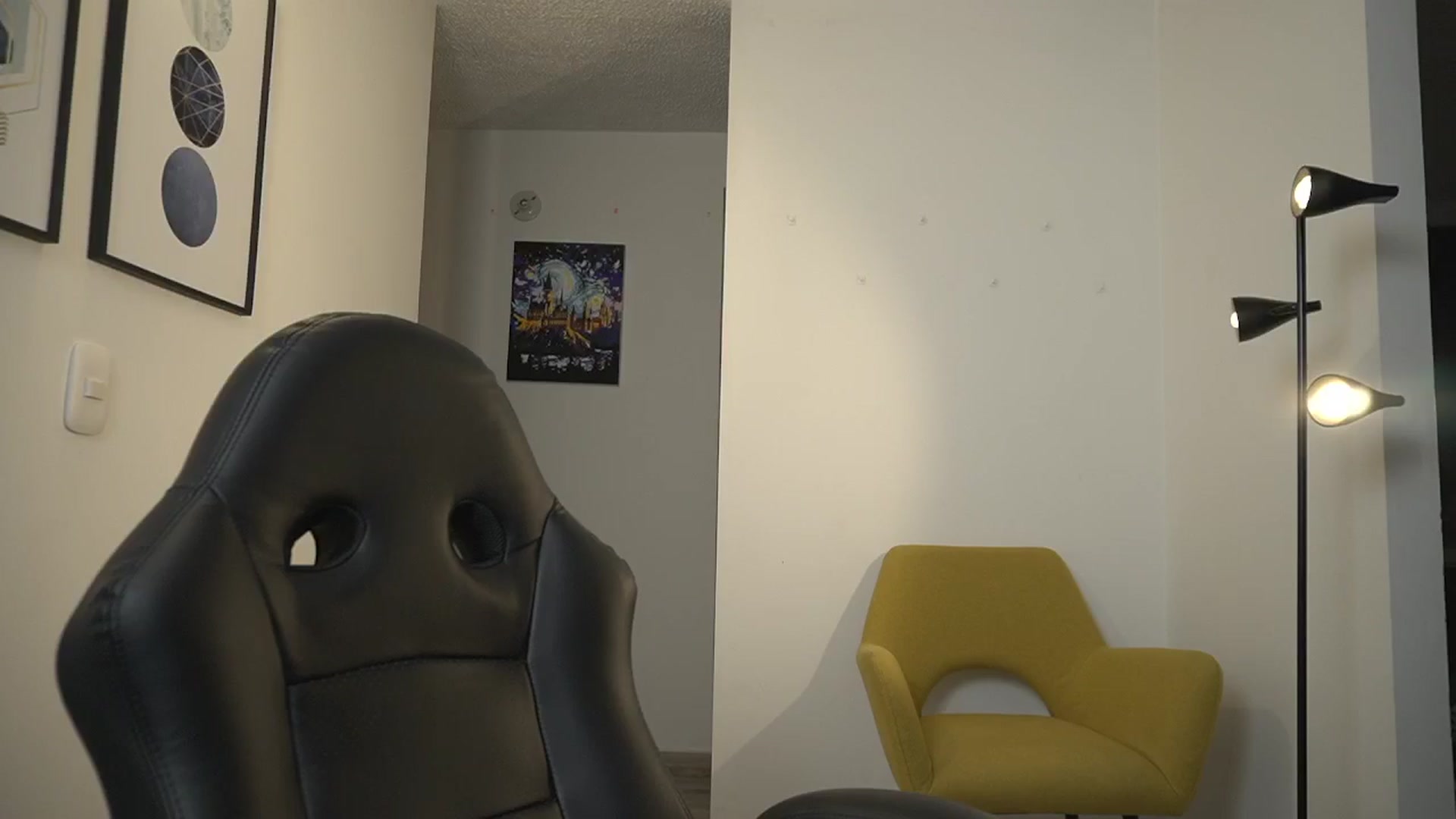 Gallery image thumbnail from Xialing's myfreecams stream on, 02/19/2025, 01:59 image 12 of 20