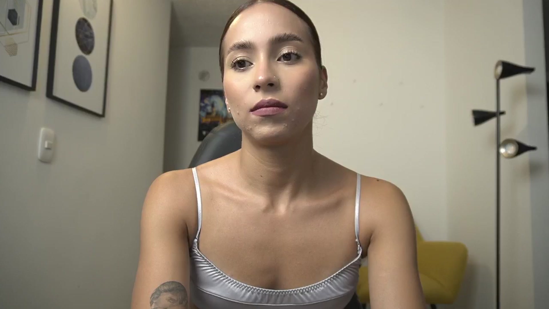Gallery image thumbnail from Xialing's myfreecams stream on, 02/20/2025, 24:15 image 3 of 20