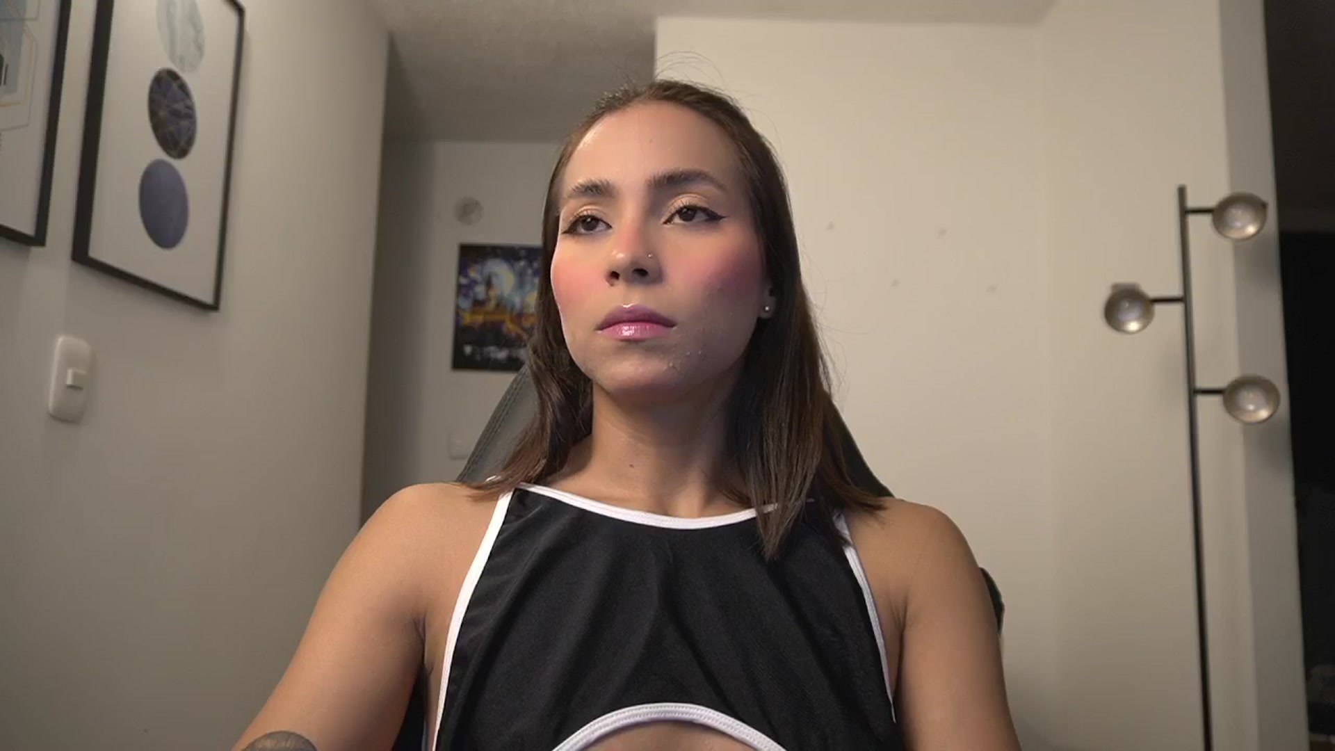 Gallery image thumbnail from Xialing's myfreecams stream on, 02/23/2025, 23:37 image 4 of 20