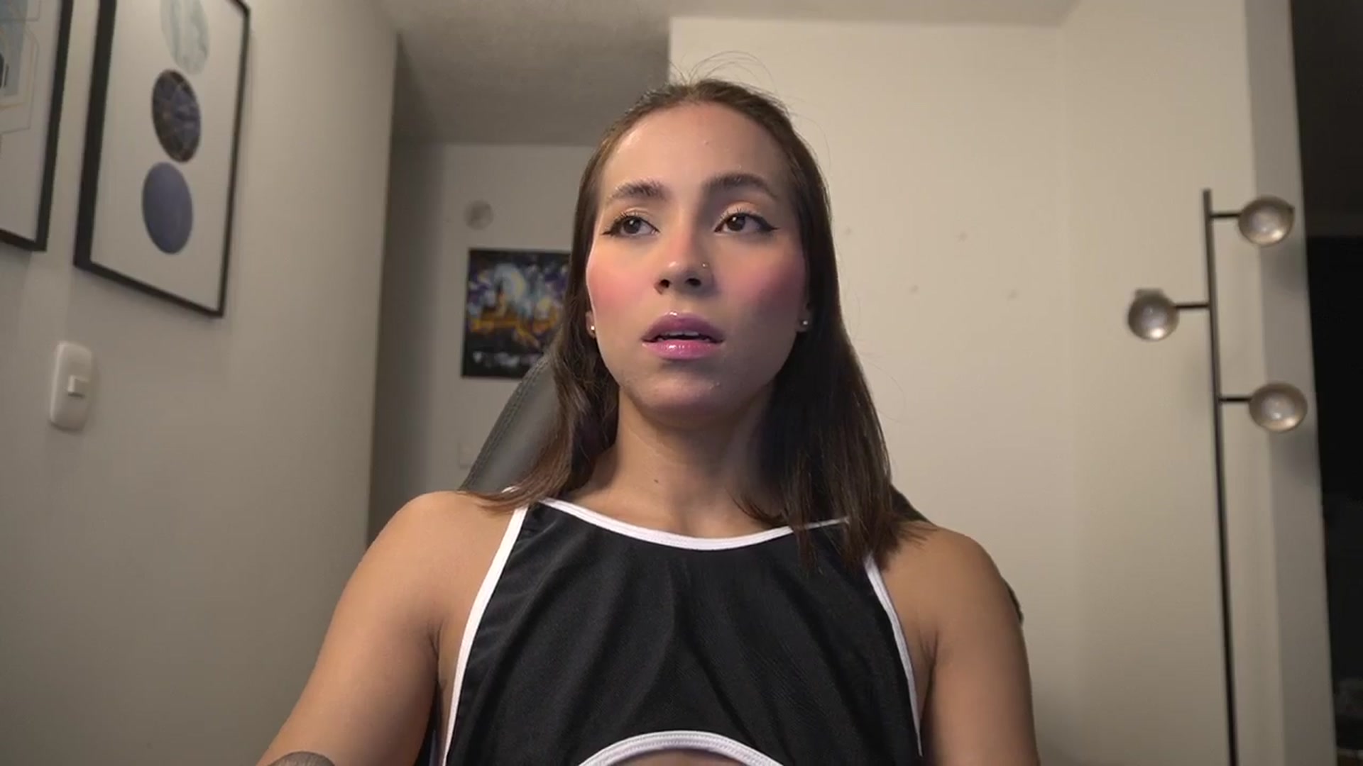 Gallery image thumbnail from Xialing's myfreecams stream on, 02/23/2025, 23:37 image 5 of 20