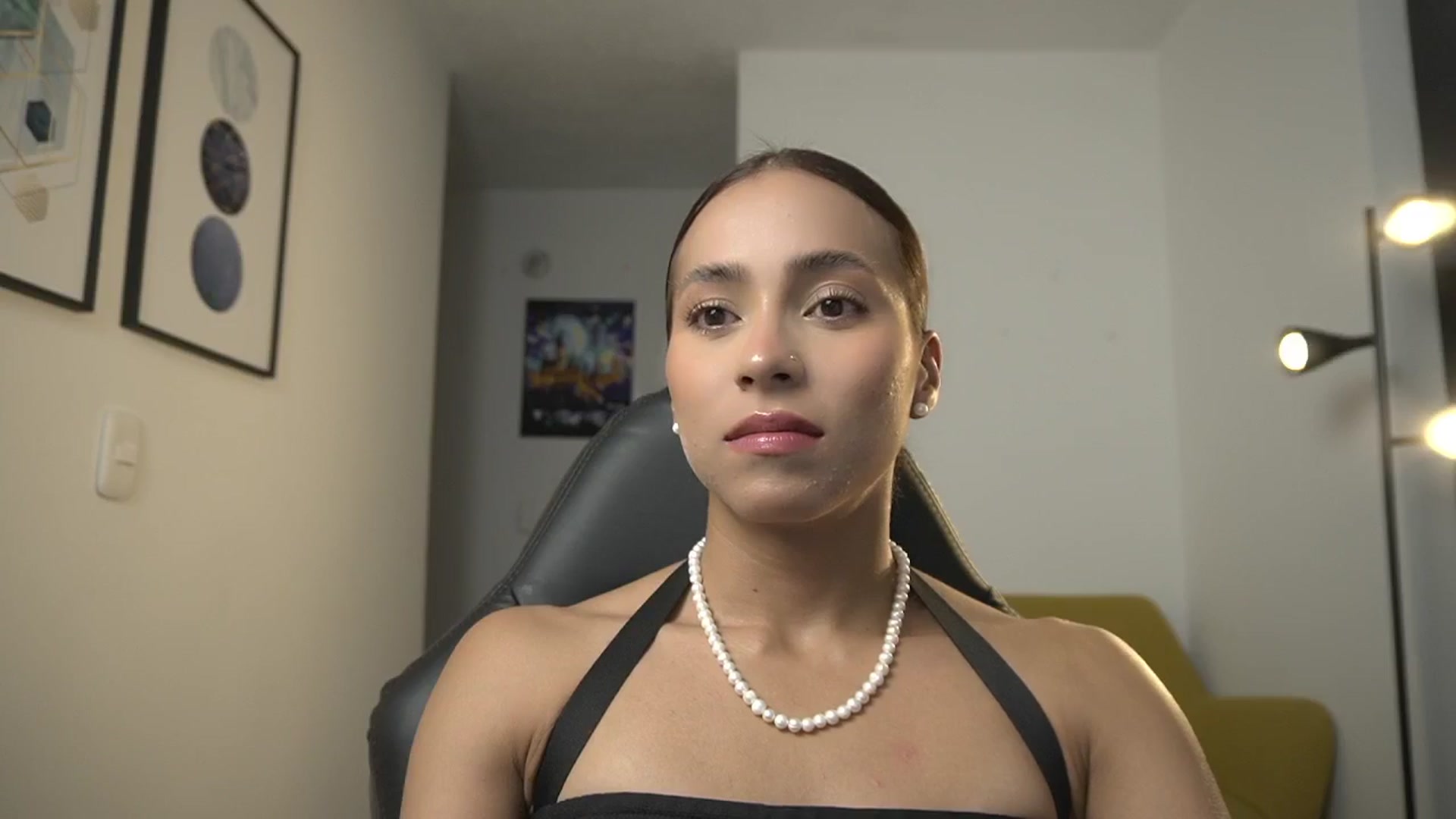 Gallery image thumbnail from Xialing's myfreecams stream on, 02/26/2025, 22:18 image 4 of 20