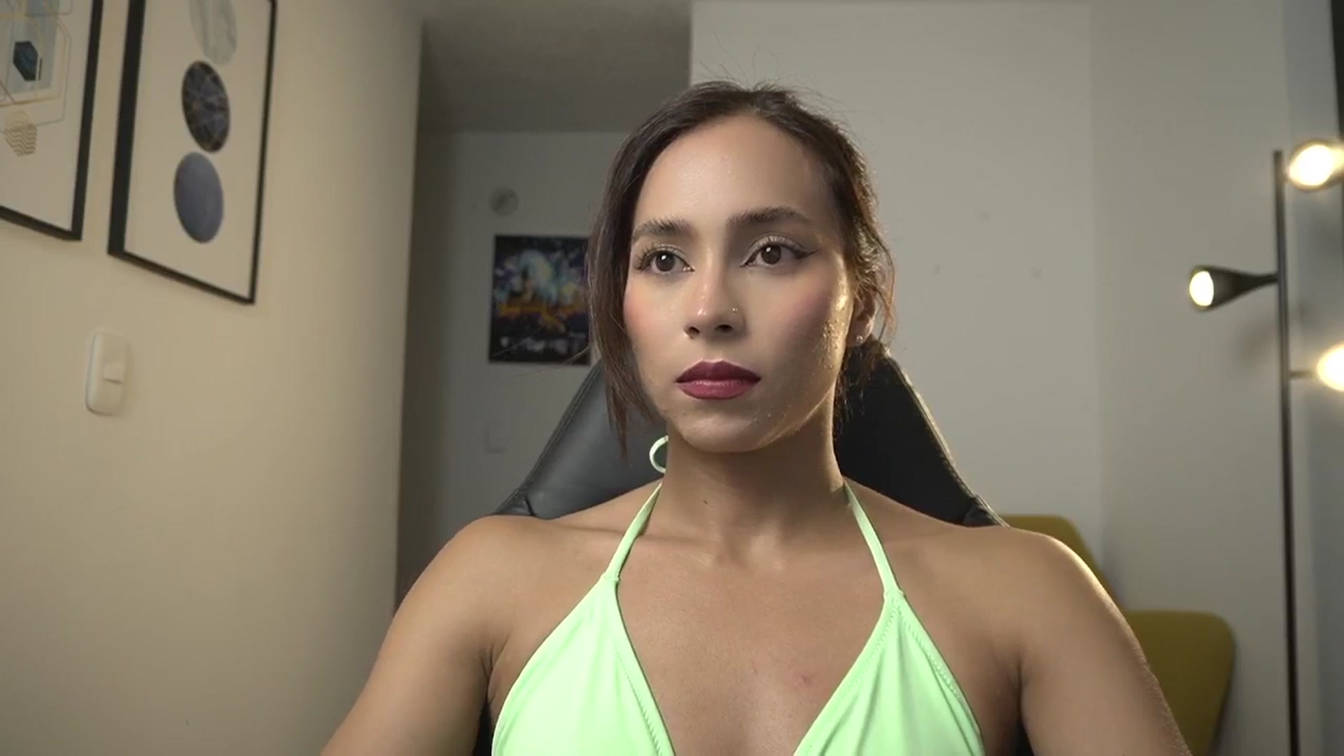 Gallery image thumbnail from Xialing's myfreecams stream on, 03/01/2025, 01:09 image 15 of 20