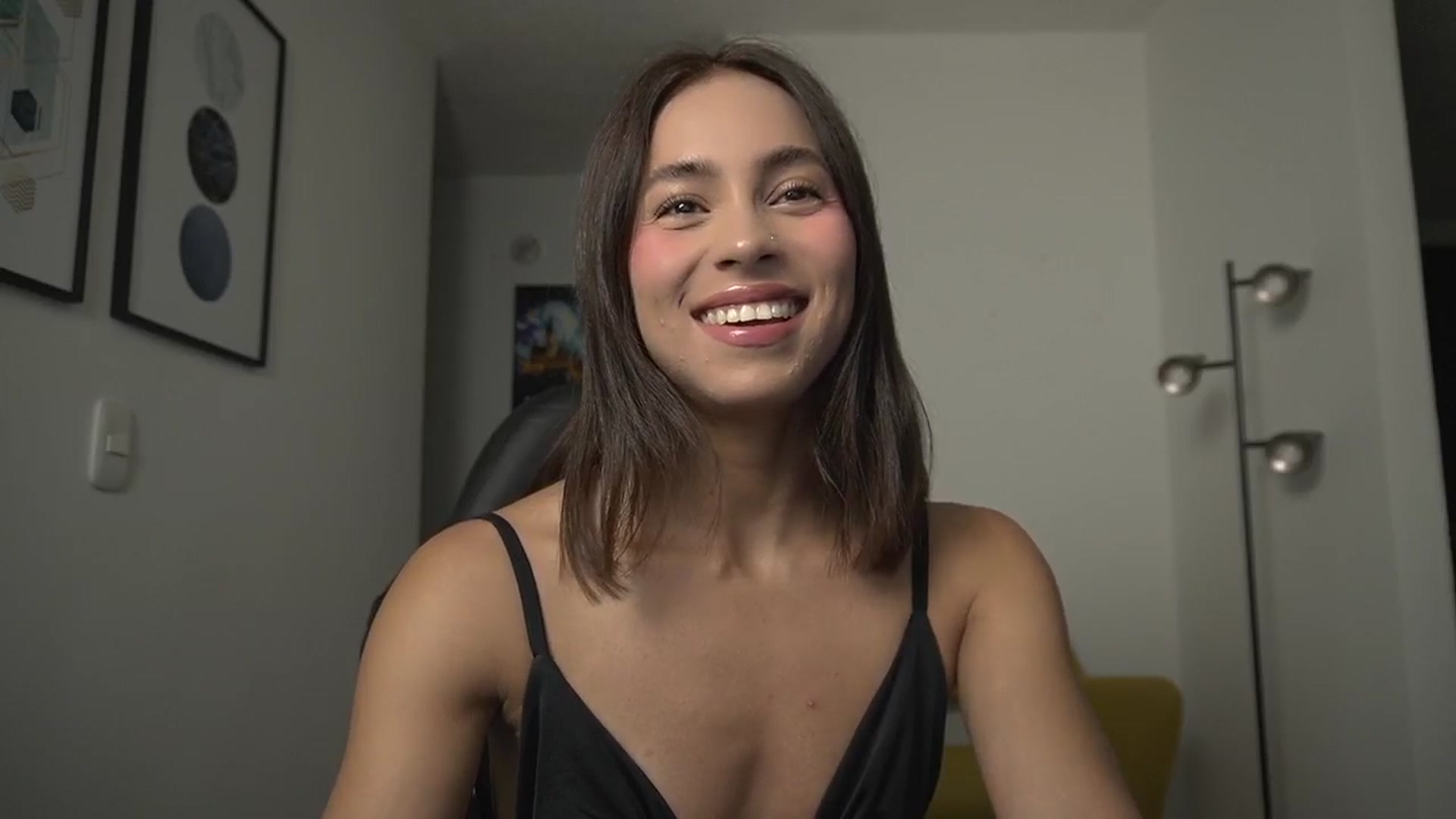 Gallery image thumbnail from Xialing's myfreecams stream on, 03/03/2025, 24:05 image 6 of 20