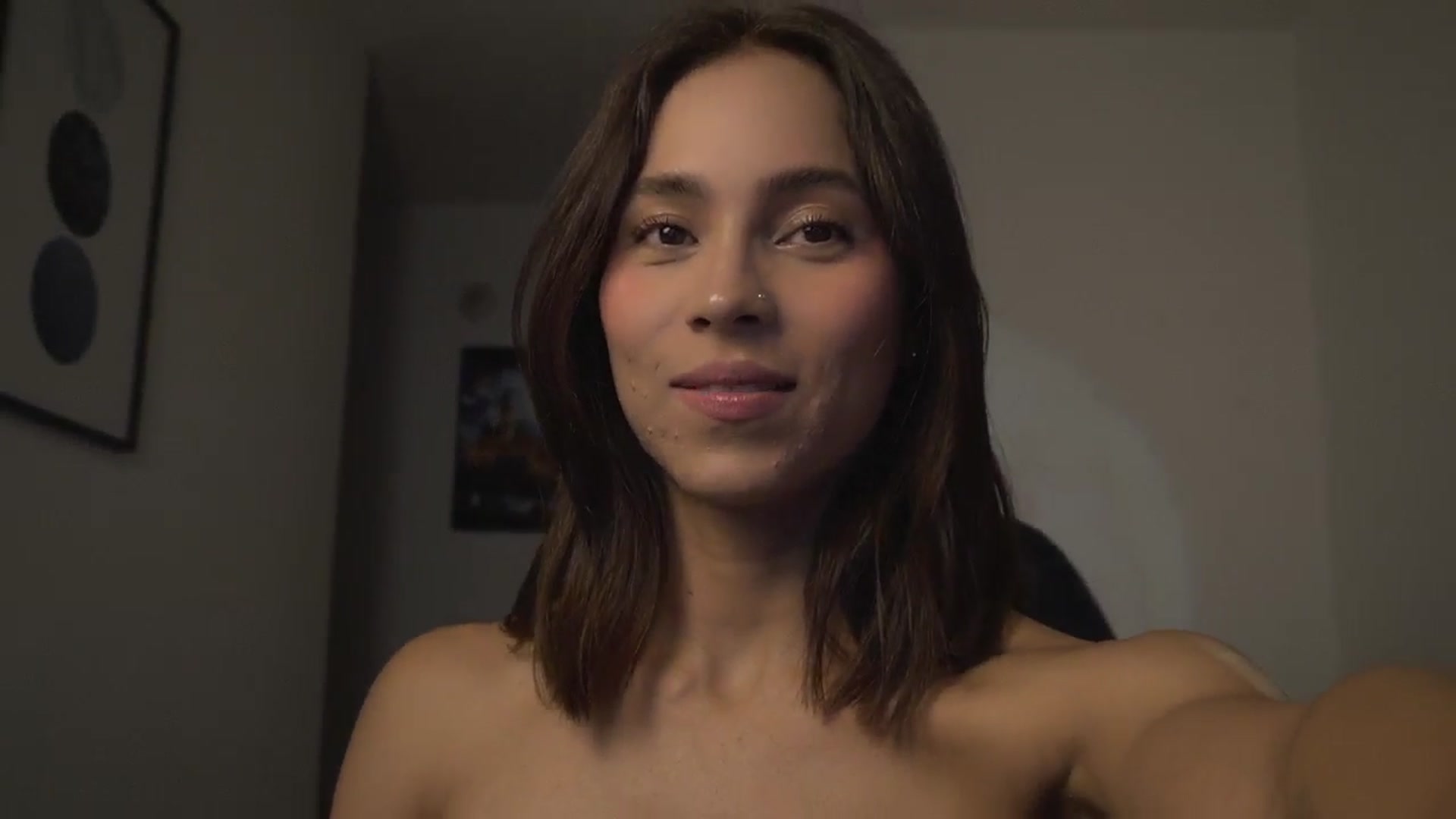 Gallery image thumbnail from Xialing's myfreecams stream on, 03/03/2025, 24:52 image 16 of 20