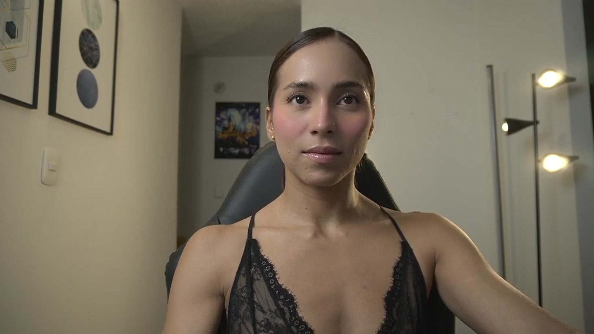 Gallery image thumbnail from Xialing's myfreecams stream on, 03/05/2025, 23:36 image 5 of 20
