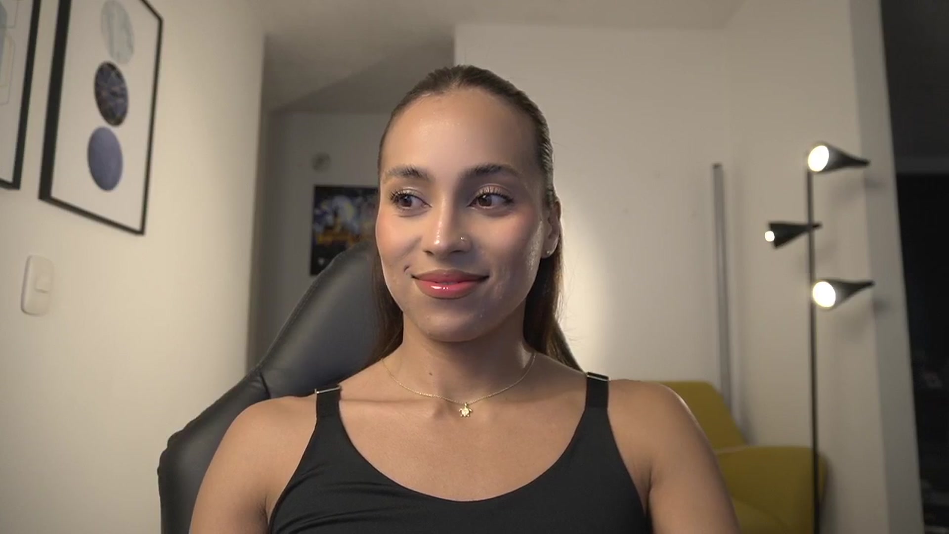 Gallery image thumbnail from Xialing's myfreecams stream on, 03/11/2025, 23:15 image 3 of 20