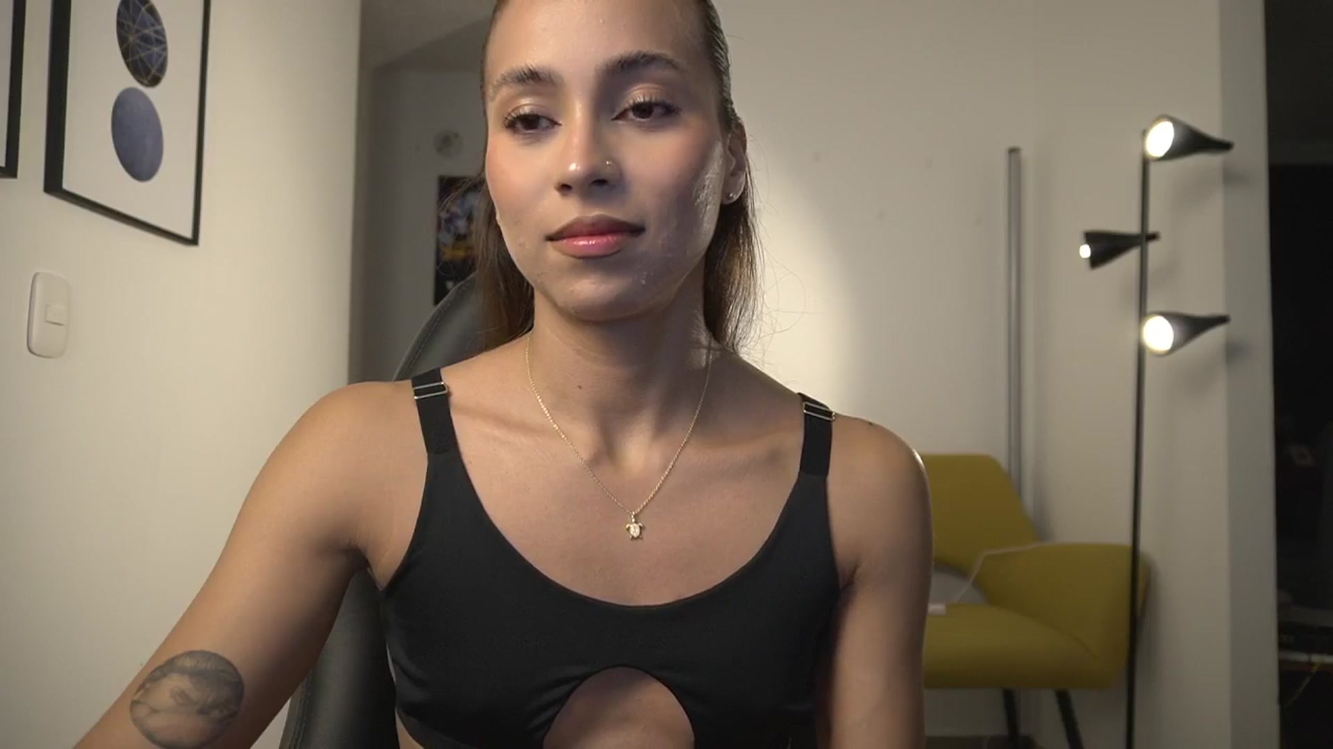 Gallery image thumbnail from Xialing's myfreecams stream on, 03/11/2025, 23:15 image 15 of 20