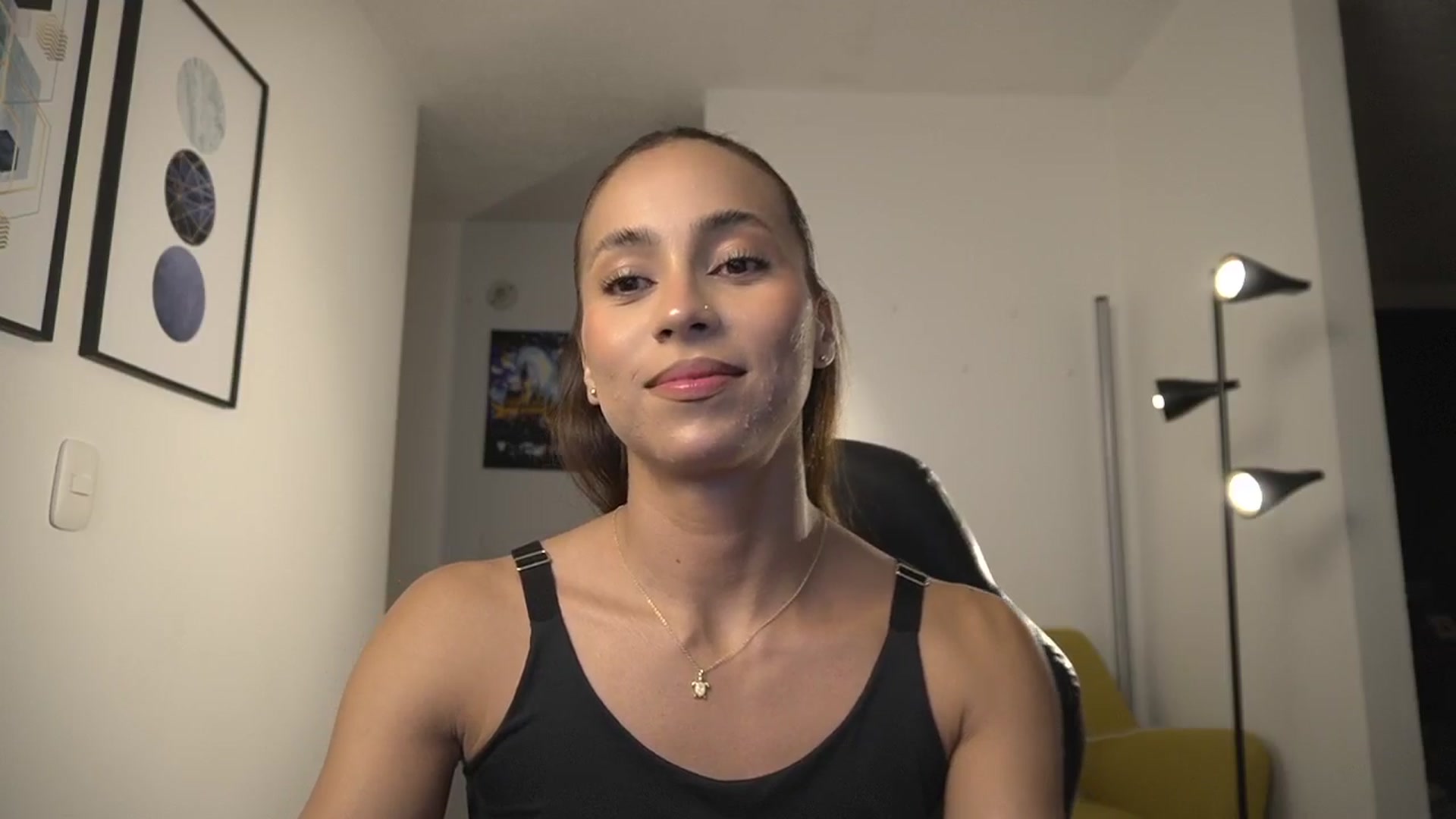 Gallery image thumbnail from Xialing's myfreecams stream on, 03/12/2025, 24:44 image 10 of 20