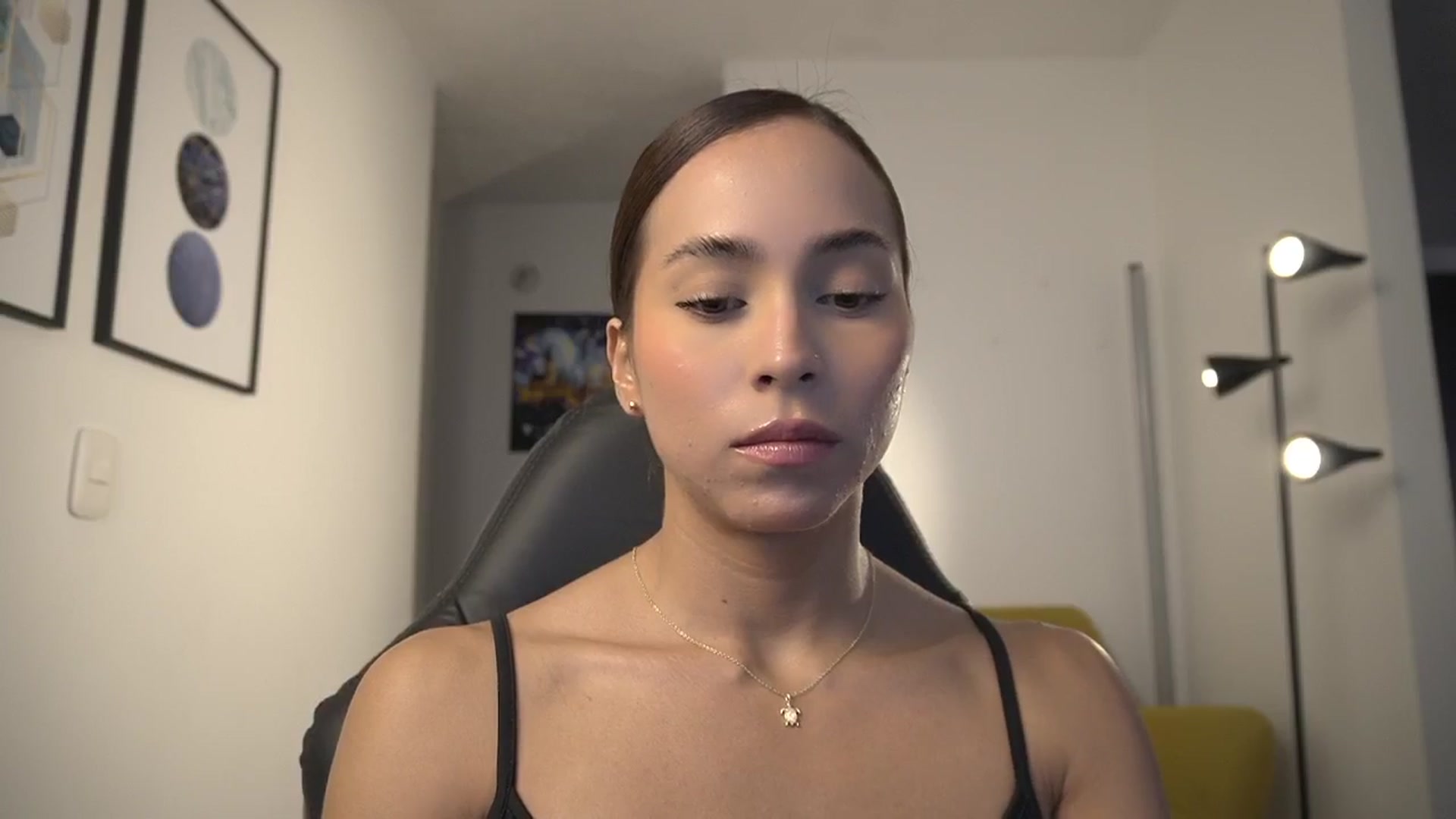 Gallery image thumbnail from Xialing's myfreecams stream on, 03/12/2025, 23:13 image 6 of 20