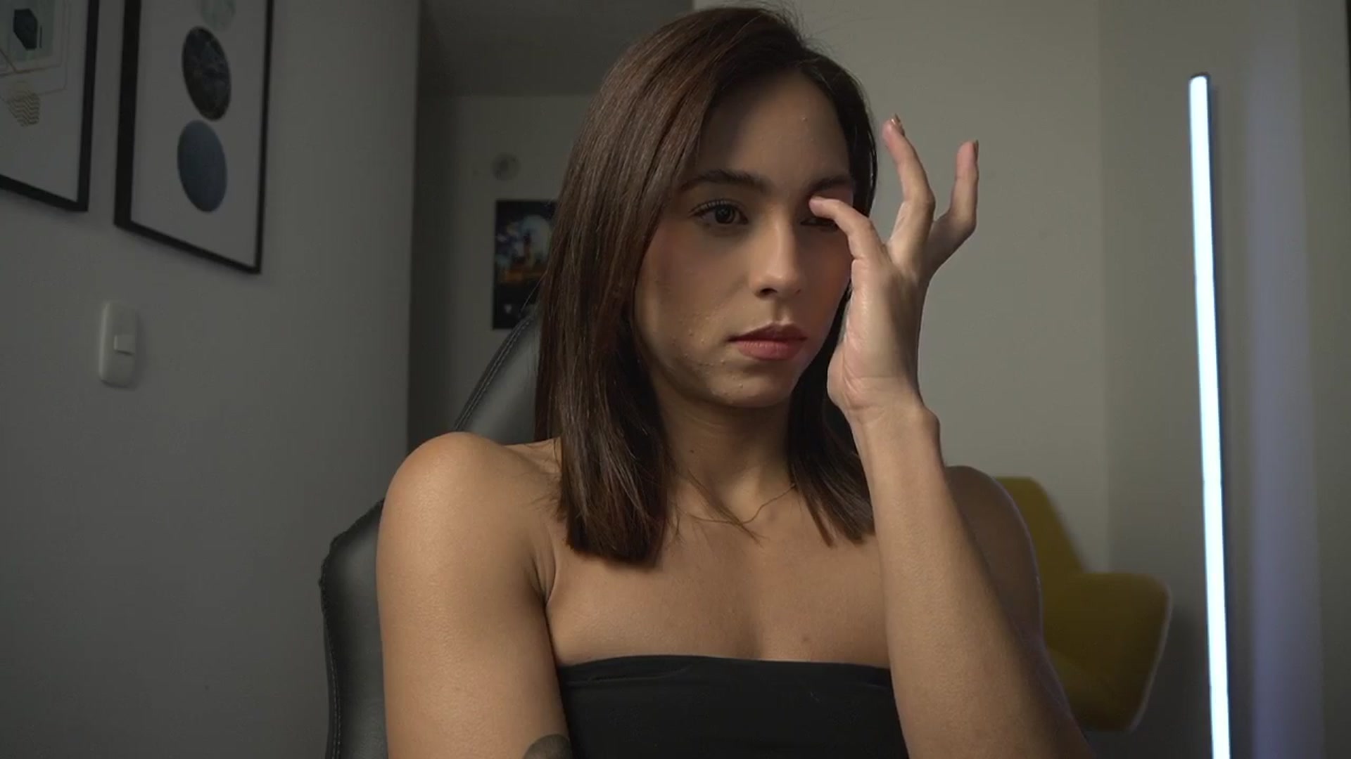 Gallery image thumbnail from Xialing's myfreecams stream on, 03/15/2025, 21:12 image 9 of 20