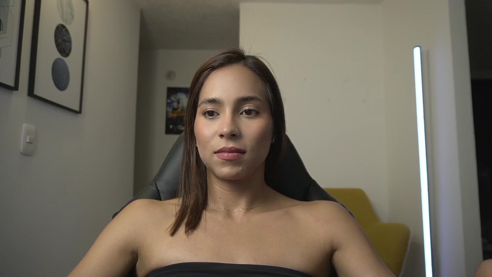 Gallery image thumbnail from Xialing's myfreecams stream on, 03/15/2025, 23:40 image 2 of 20