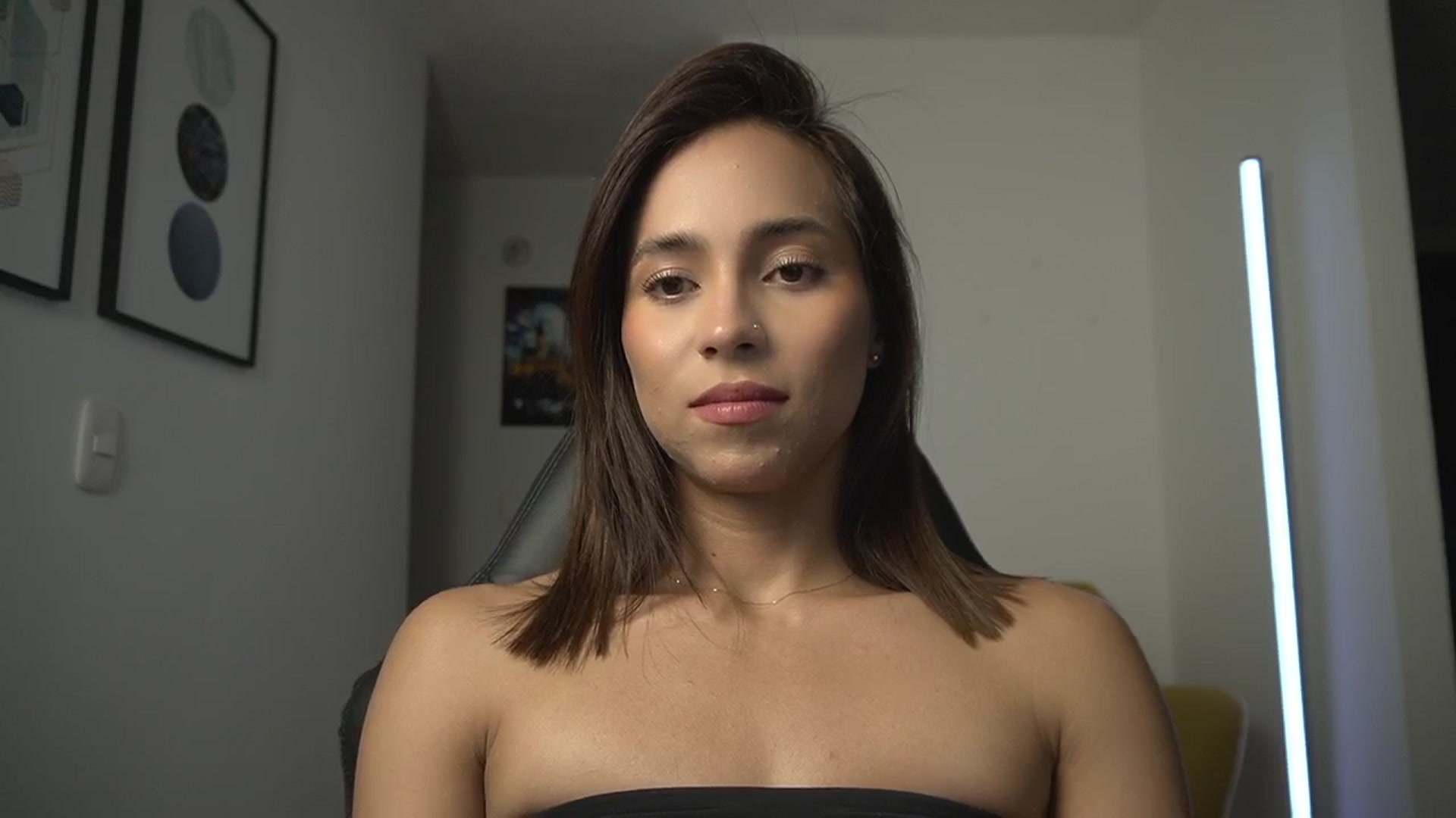 Gallery image thumbnail from Xialing's myfreecams stream on, 03/16/2025, 24:18 image 11 of 20