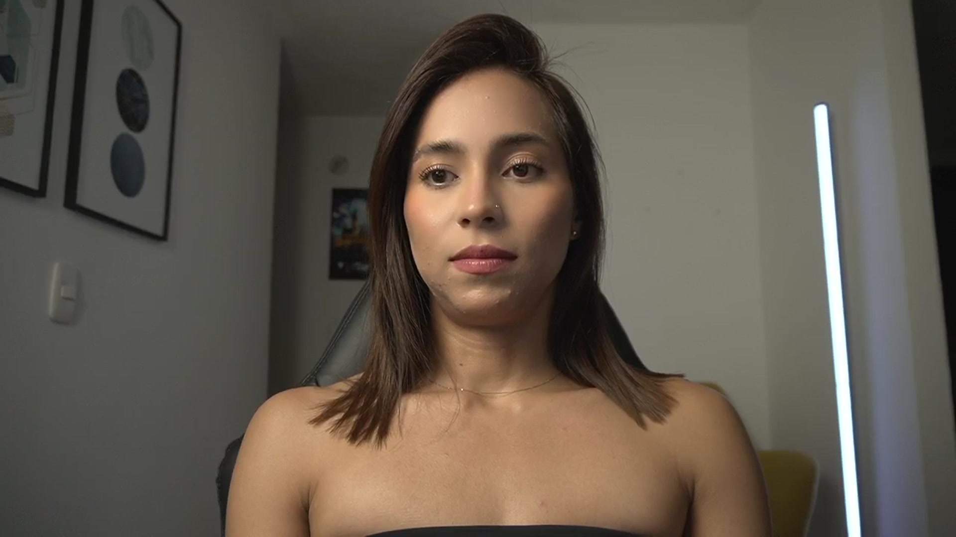 Gallery image thumbnail from Xialing's myfreecams stream on, 03/16/2025, 24:18 image 7 of 20