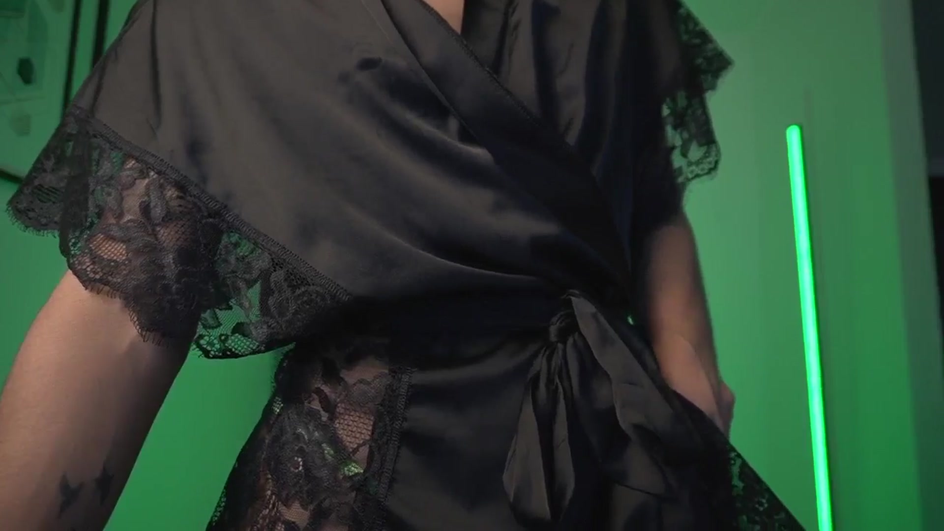 Gallery image thumbnail from Xialing's myfreecams stream on, 03/17/2025, 20:50 image 16 of 20