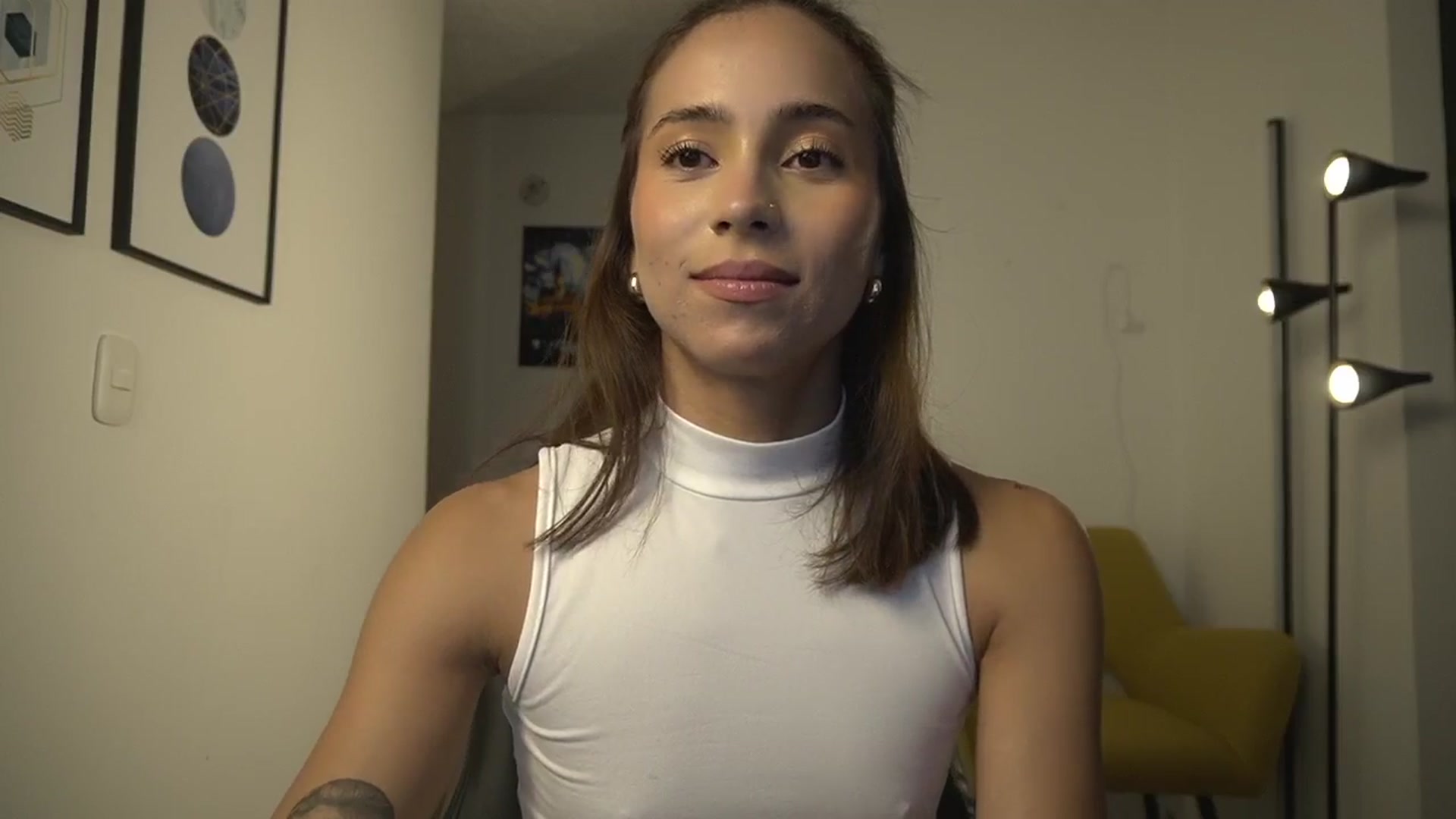 Gallery image thumbnail from Xialing's myfreecams stream on, 03/19/2025, 24:38 image 2 of 20