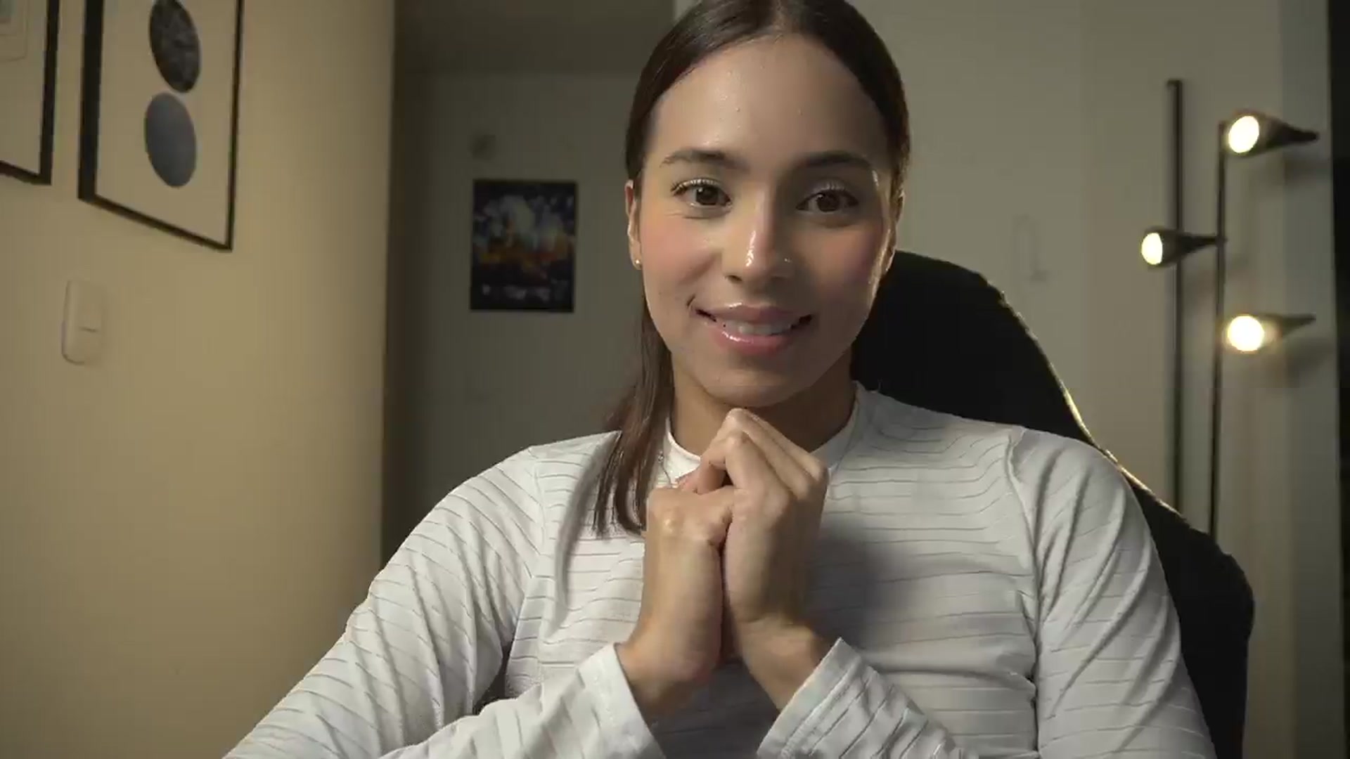 Gallery image thumbnail from Xialing's myfreecams stream on, 03/19/2025, 23:55 image 14 of 20