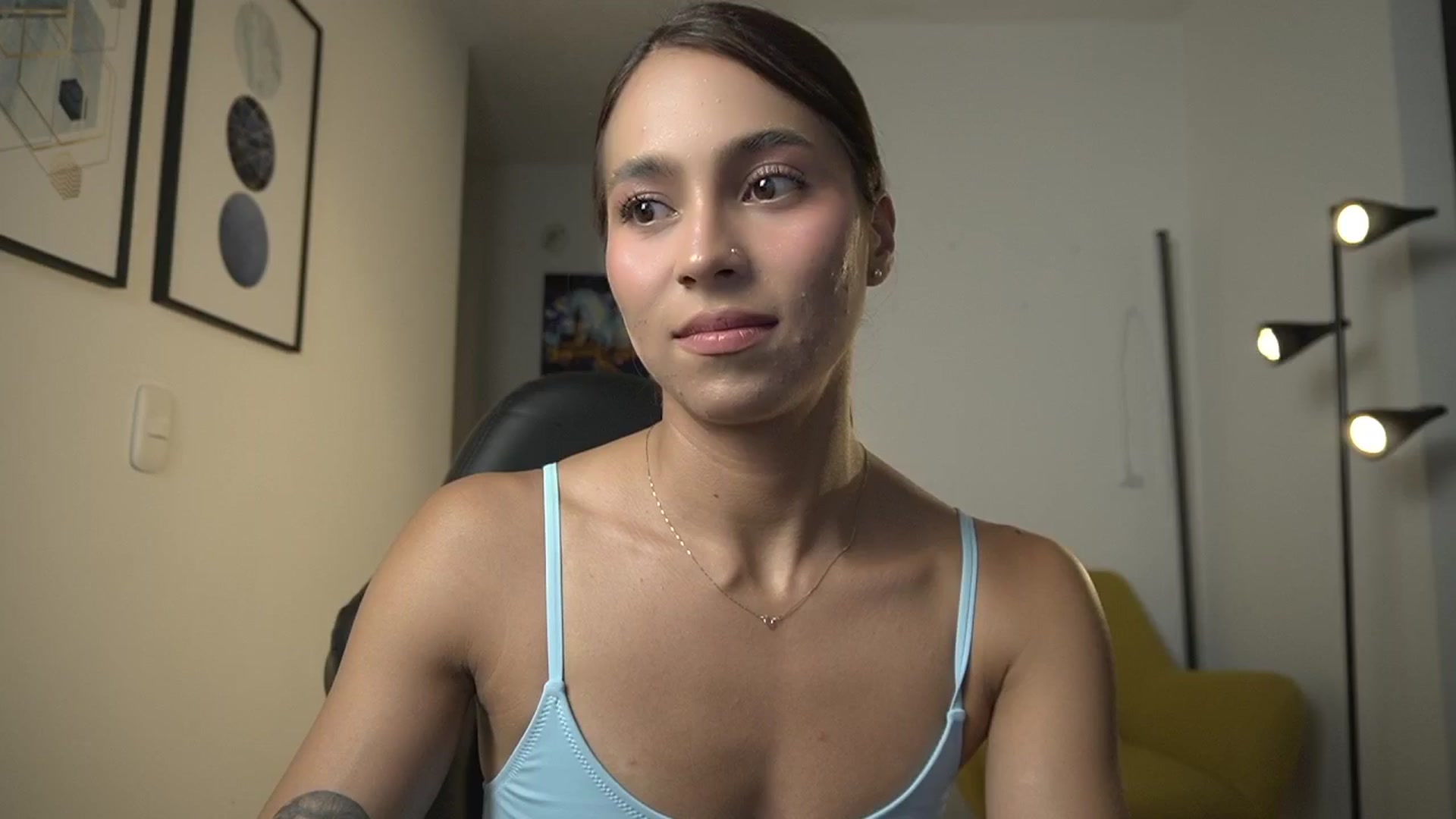 Gallery image thumbnail from Xialing's myfreecams stream on, 03/24/2025, 23:28 image 19 of 20