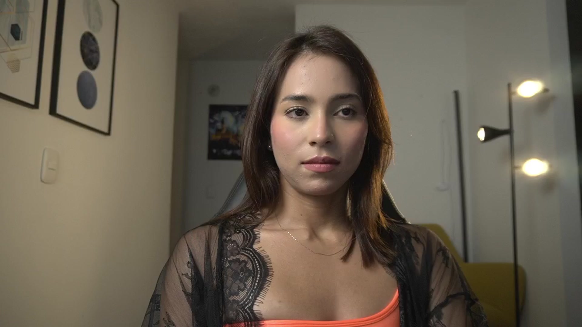 Gallery image thumbnail from Xialing's myfreecams stream on, 04/02/2025, 23:16 image 17 of 20