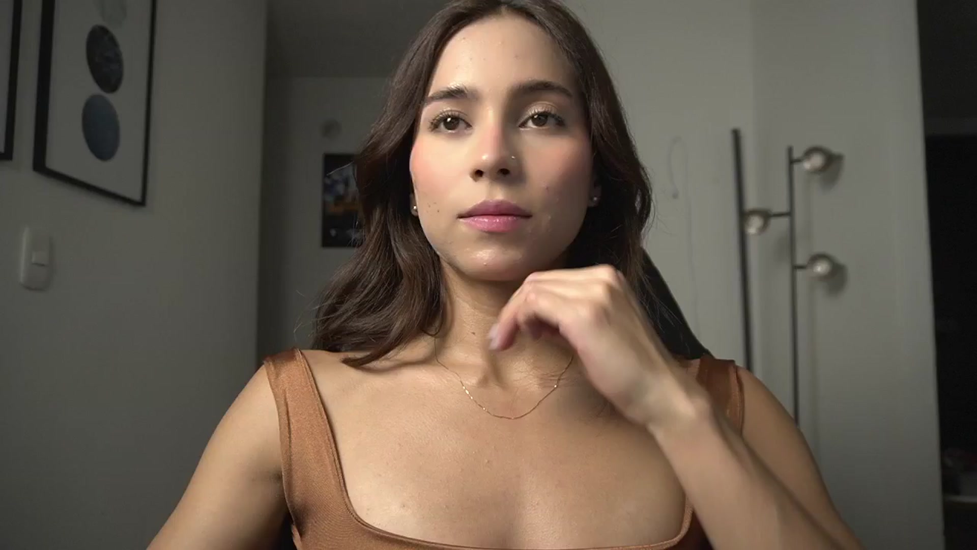 Gallery image thumbnail from Xialing's myfreecams stream on, 04/08/2025, 24:03 image 4 of 20