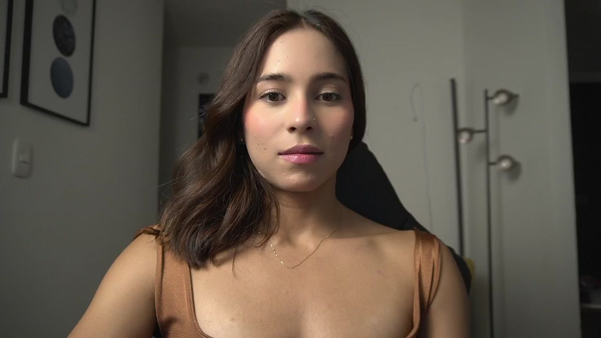 Gallery image thumbnail from Xialing's myfreecams stream on, 04/08/2025, 24:03 image 5 of 20