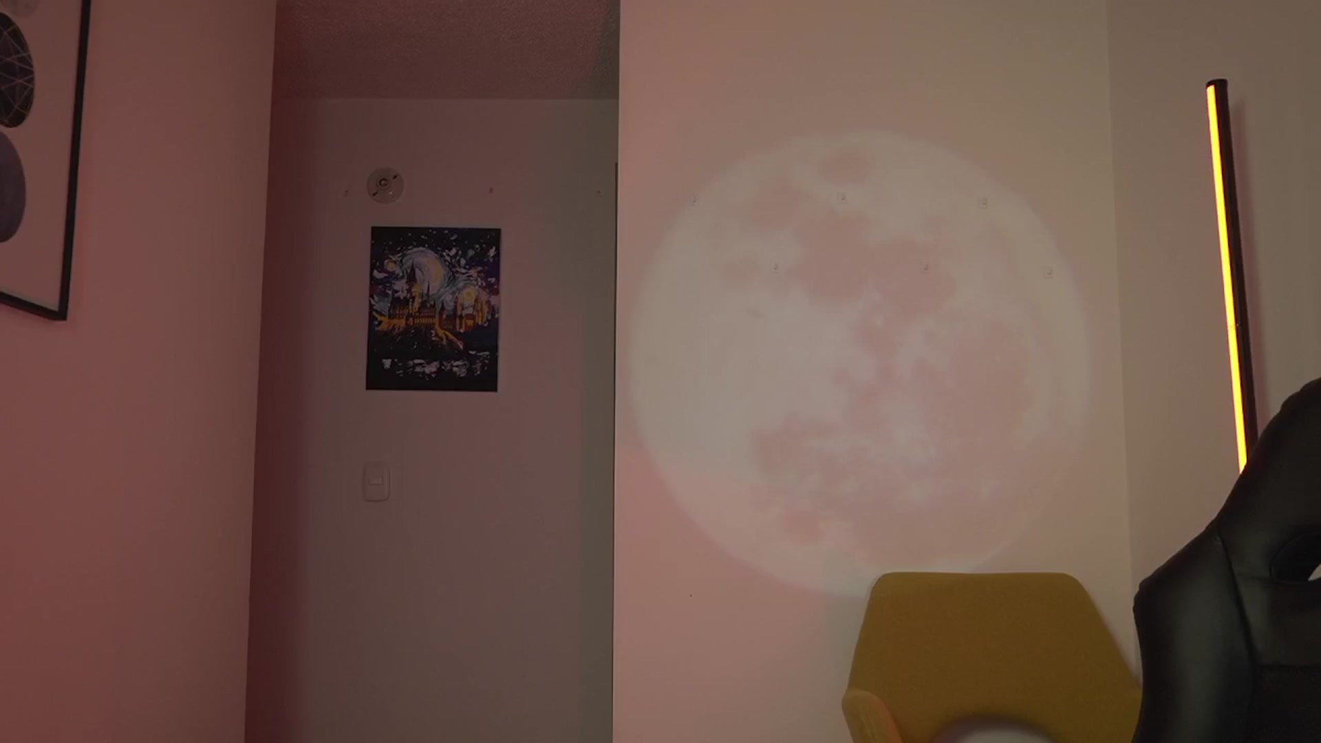 Gallery image thumbnail from Xialing's myfreecams stream on, 04/09/2025, 24:58 image 17 of 20