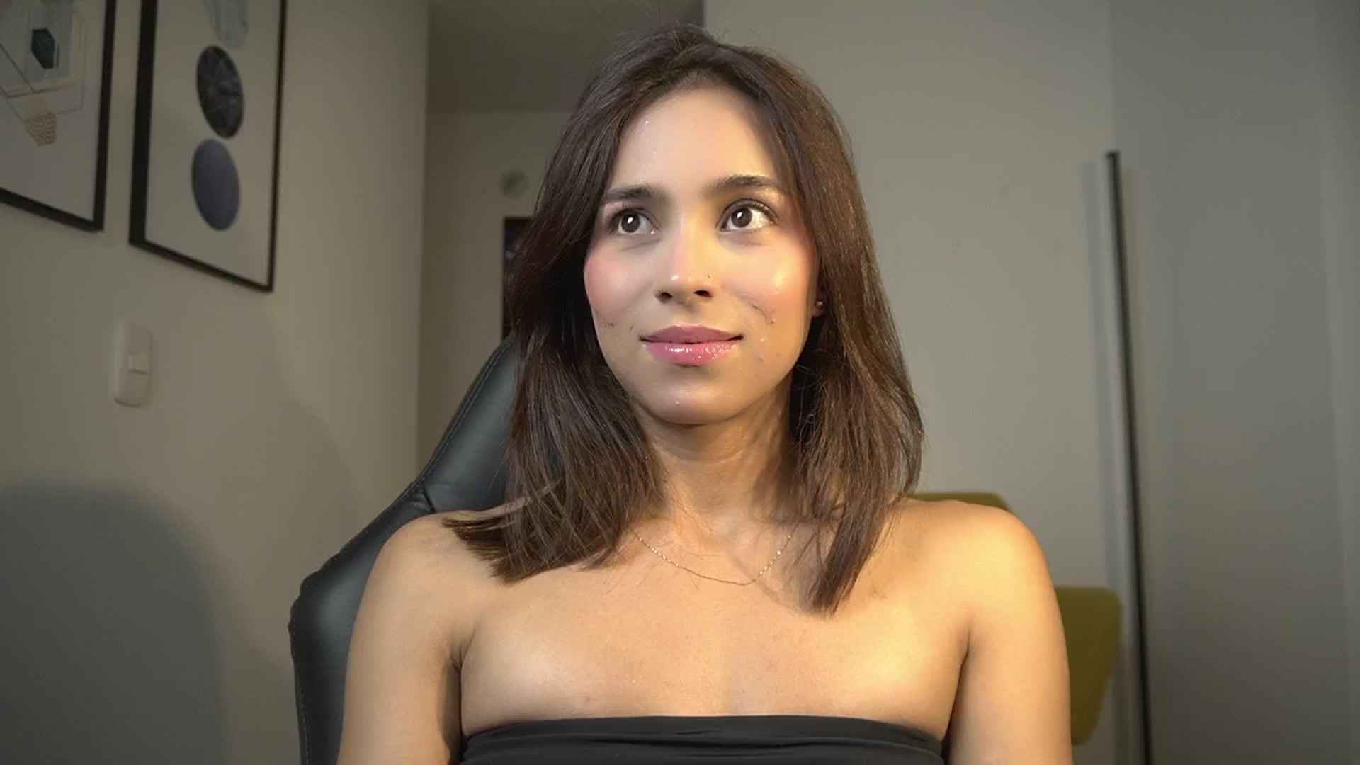 Gallery image thumbnail from Xialing's myfreecams stream on, 04/09/2025, 23:46 image 1 of 20