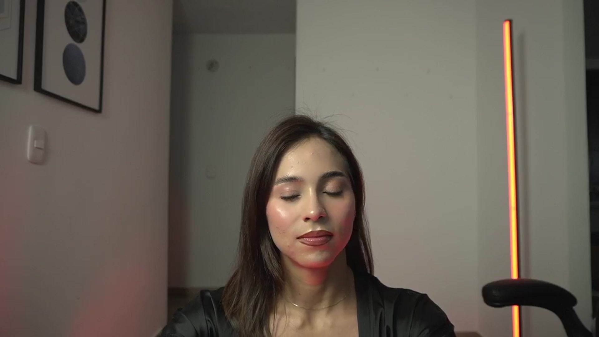 Gallery image thumbnail from Xialing's myfreecams stream on, 04/13/2025, 23:33 image 6 of 20