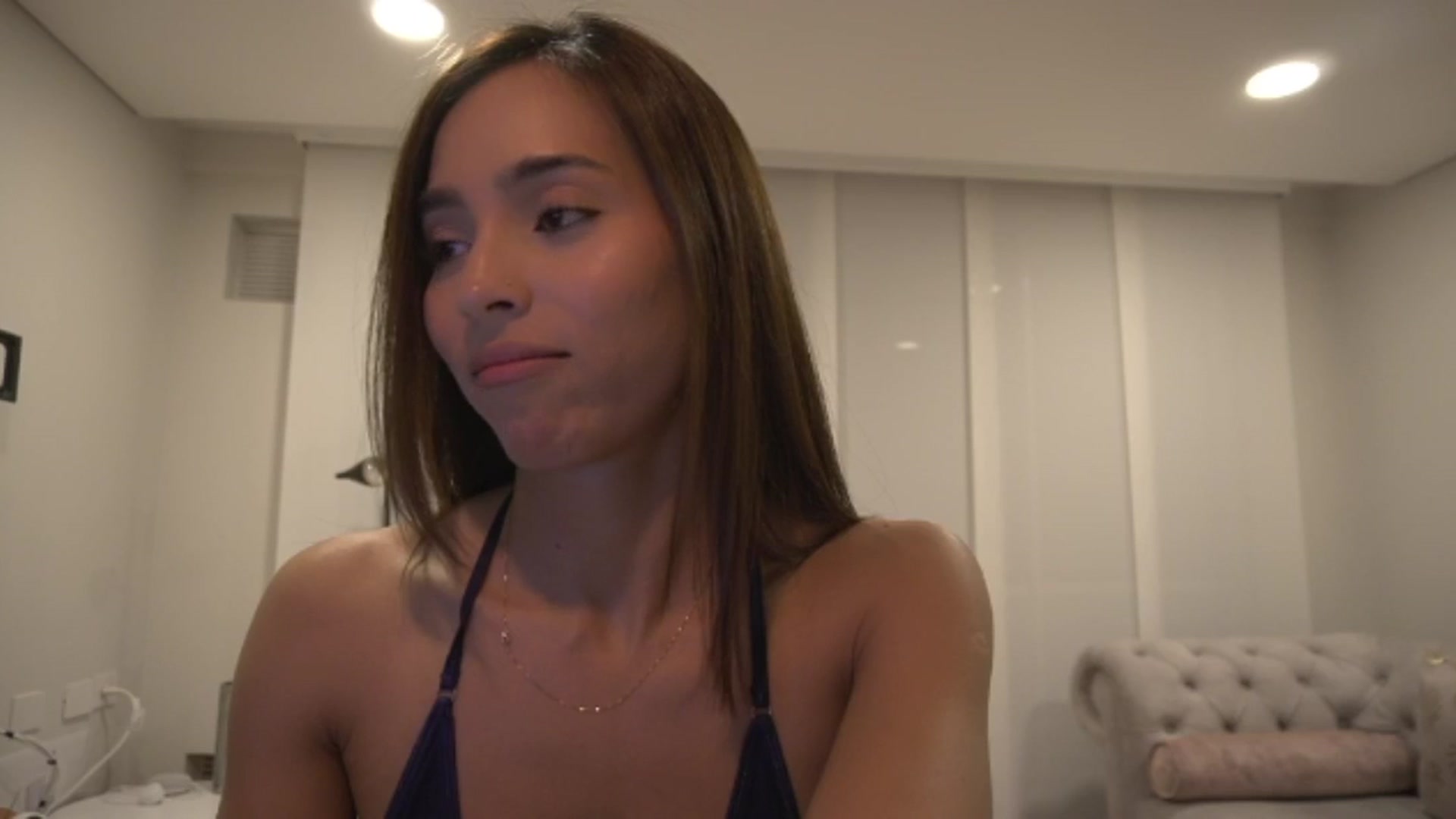 Gallery image thumbnail from Xialing's myfreecams stream on, 05/09/2025, 24:32 image 11 of 20