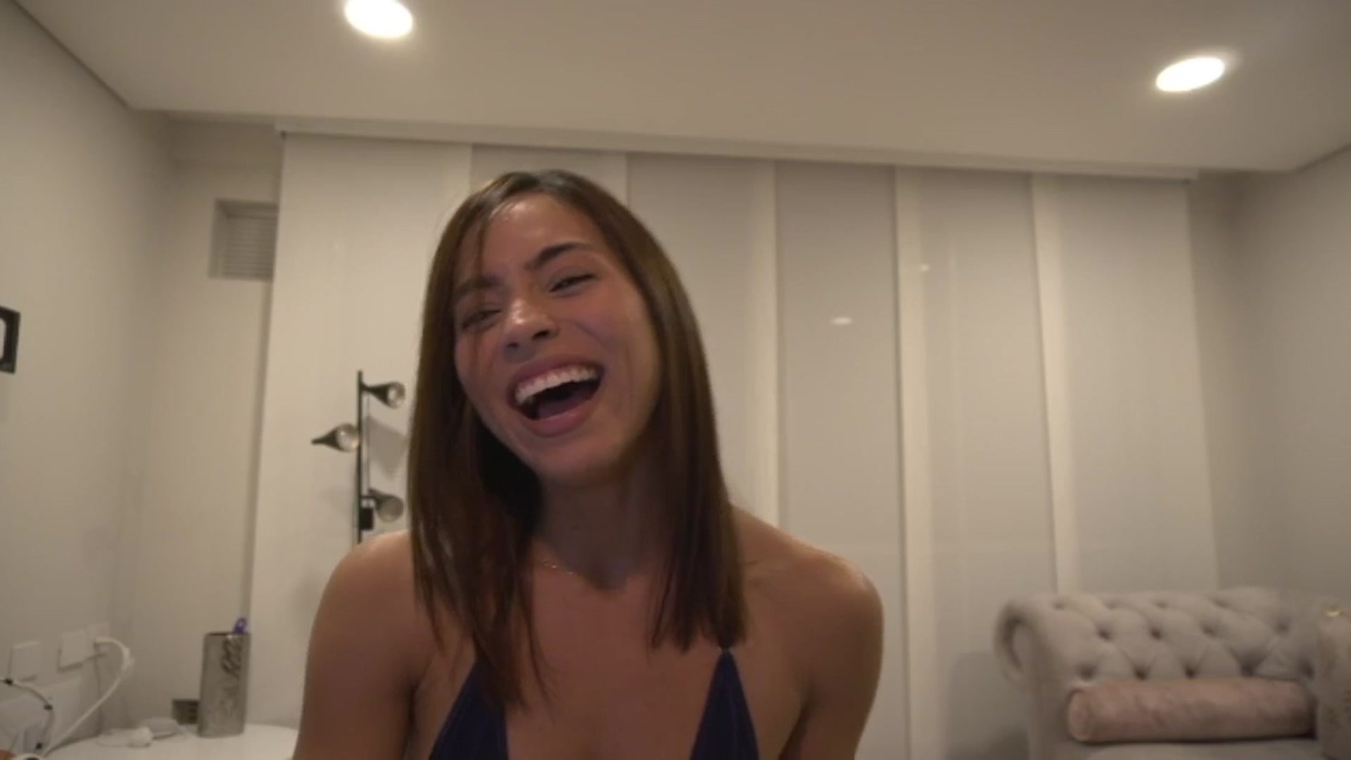 Gallery image thumbnail from Xialing's myfreecams stream on, 05/09/2025, 24:32 image 8 of 20
