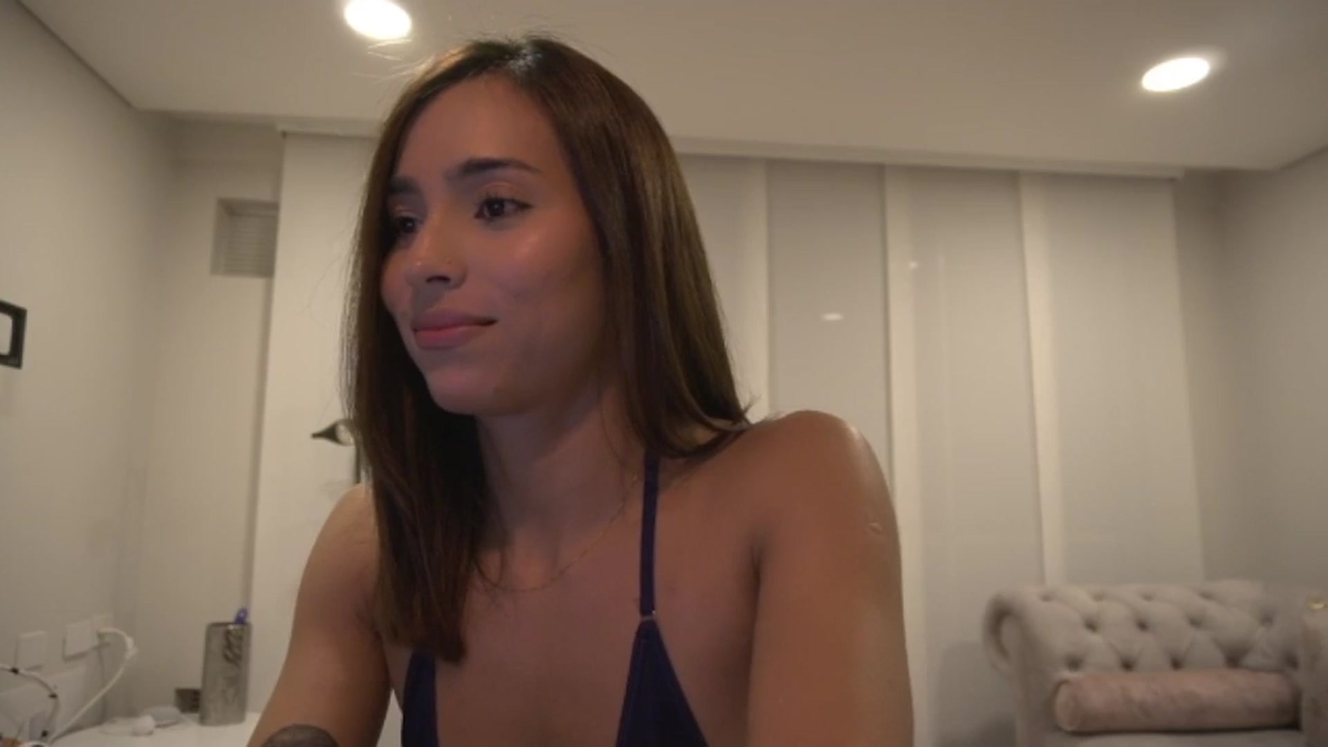 Gallery image thumbnail from Xialing's myfreecams stream on, 05/09/2025, 24:32 image 2 of 20