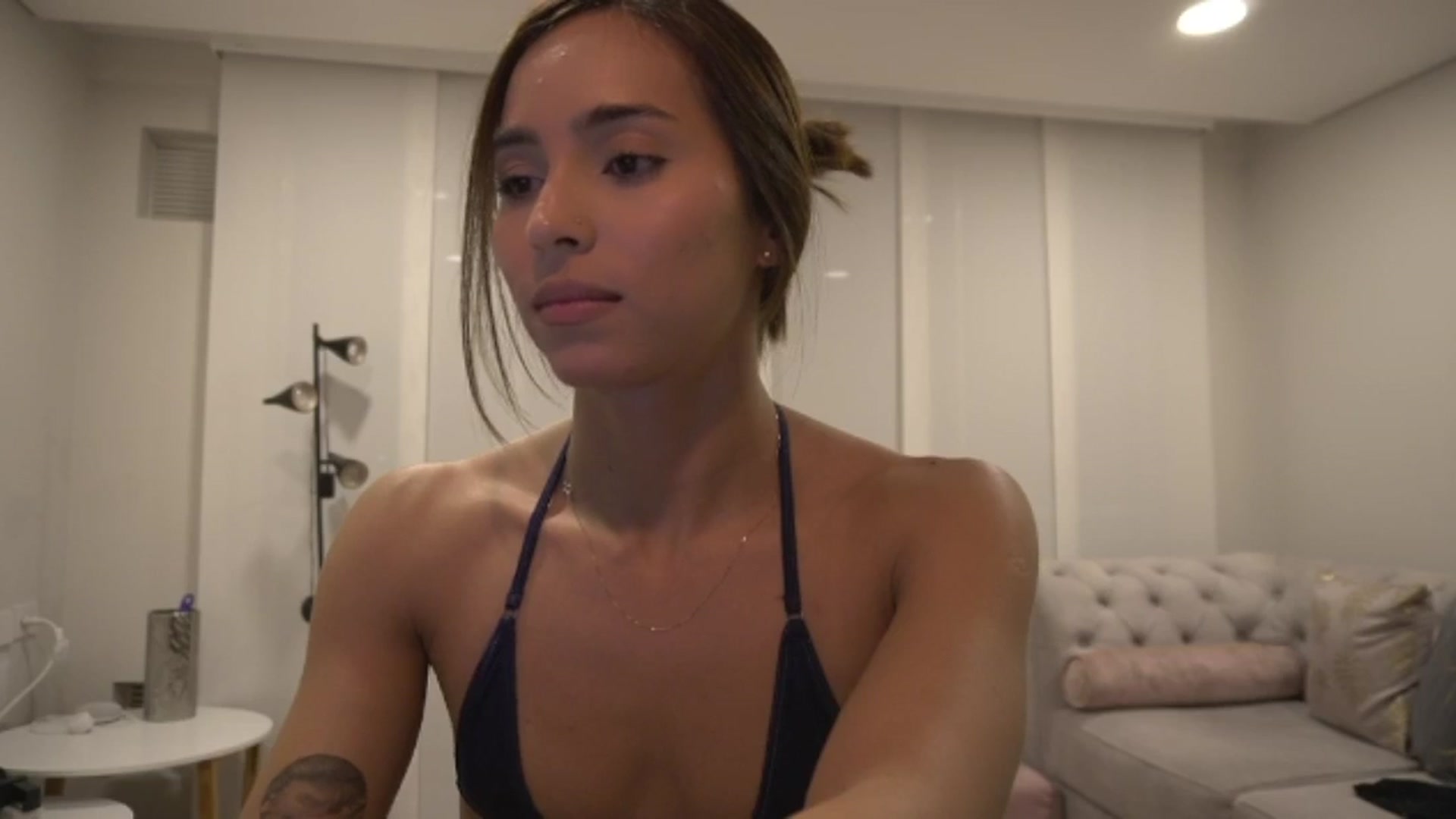 Gallery image thumbnail from Xialing's myfreecams stream on, 05/09/2025, 01:31 image 19 of 20