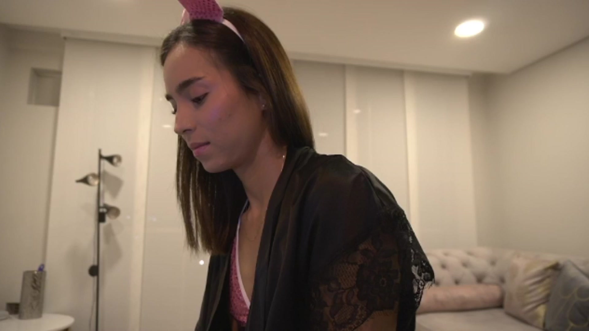 Gallery image thumbnail from Xialing's myfreecams stream on, 05/10/2025, 01:01 image 7 of 20