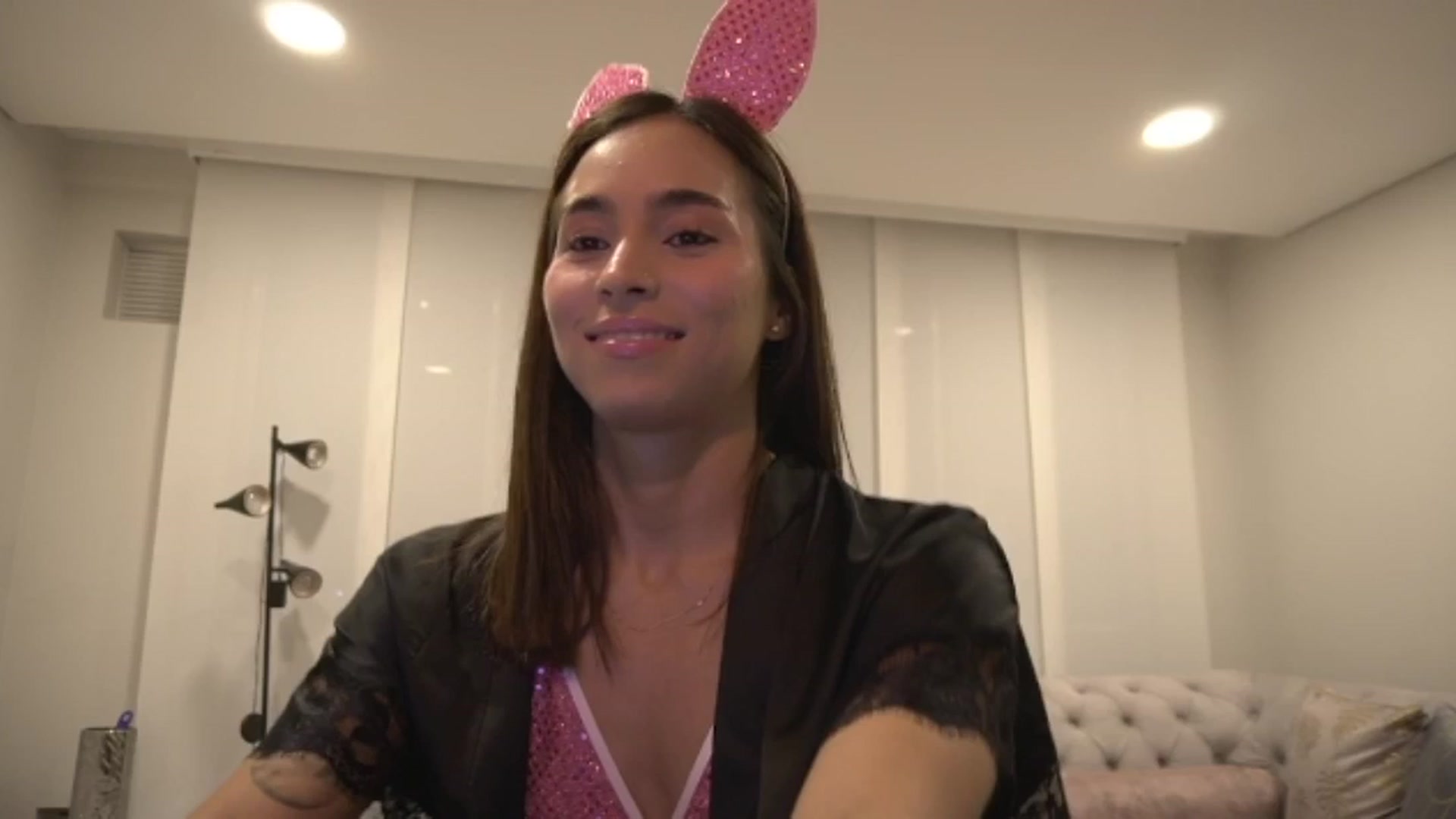 Gallery image thumbnail from Xialing's myfreecams stream on, 05/10/2025, 01:01 image 15 of 20