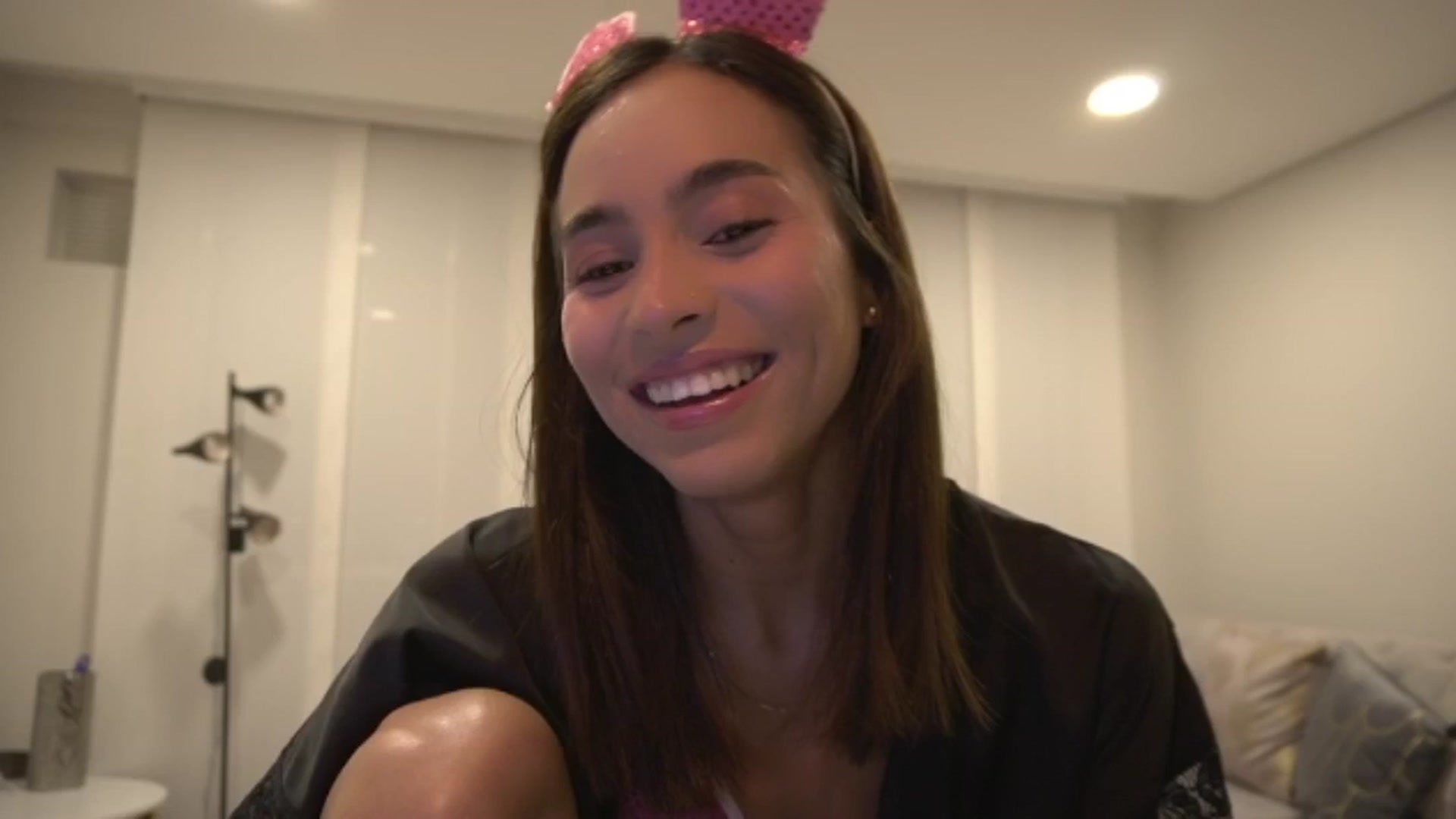 Gallery image thumbnail from Xialing's myfreecams stream on, 05/10/2025, 01:01 image 1 of 20