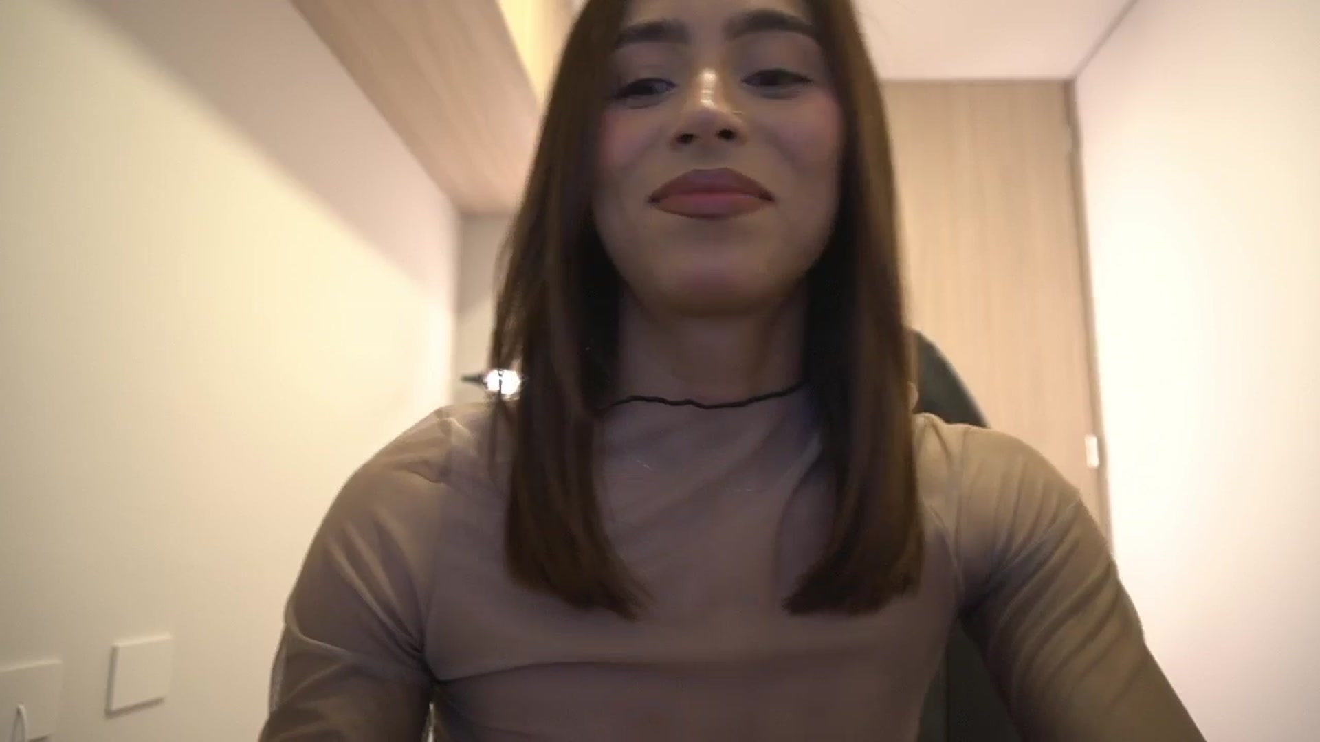 Gallery image thumbnail from Xialing's myfreecams stream on, 05/12/2025, 24:37 image 17 of 20