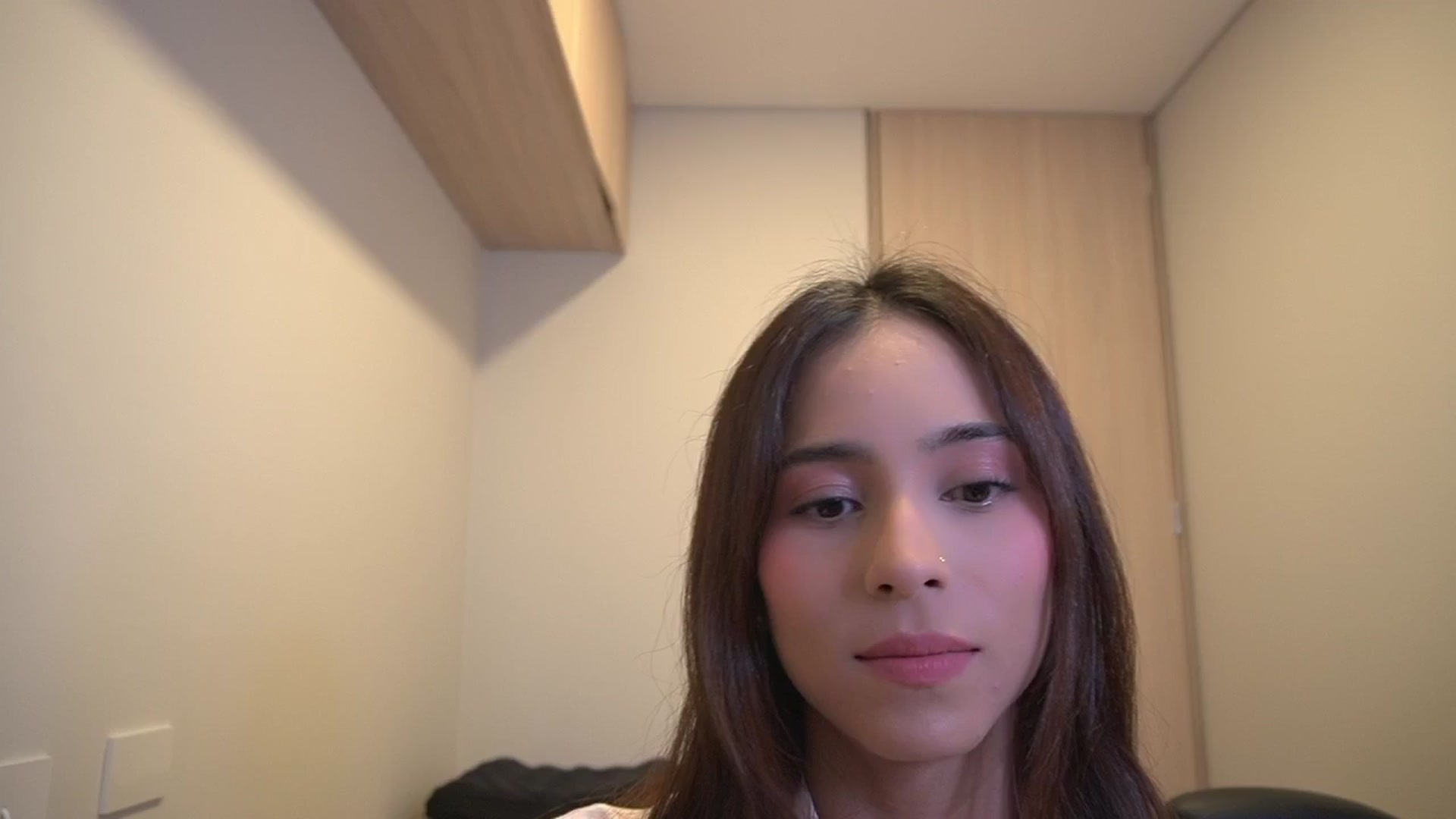 Gallery image thumbnail from Xialing's myfreecams stream on, 05/13/2025, 22:34 image 16 of 20