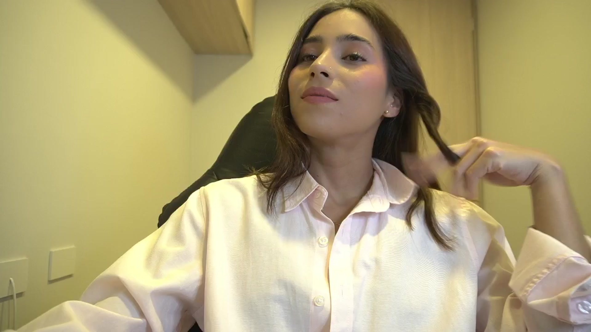 Gallery image thumbnail from Xialing's myfreecams stream on, 05/13/2025, 23:02 image 10 of 20